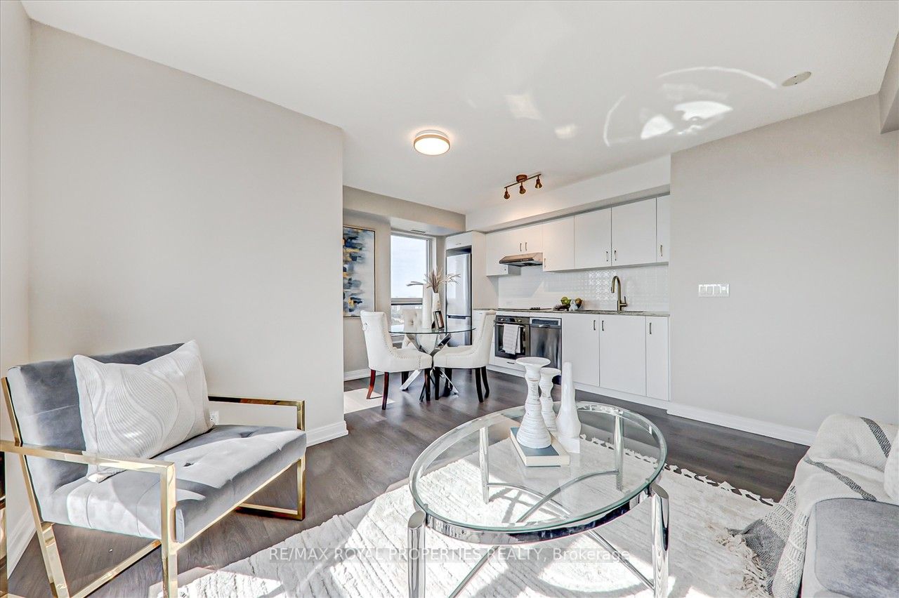 255 Village Green Sq, #2103