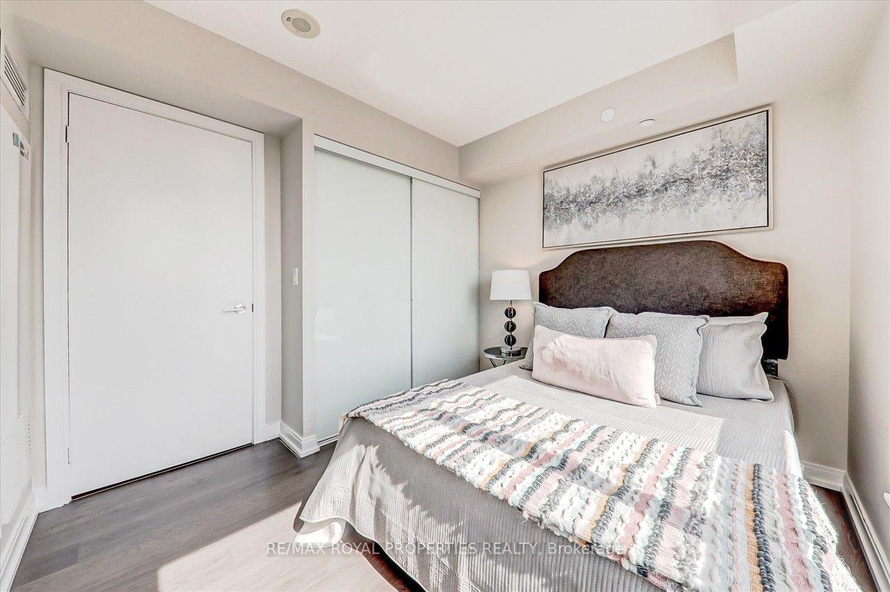 255 Village Green Sq, #2103