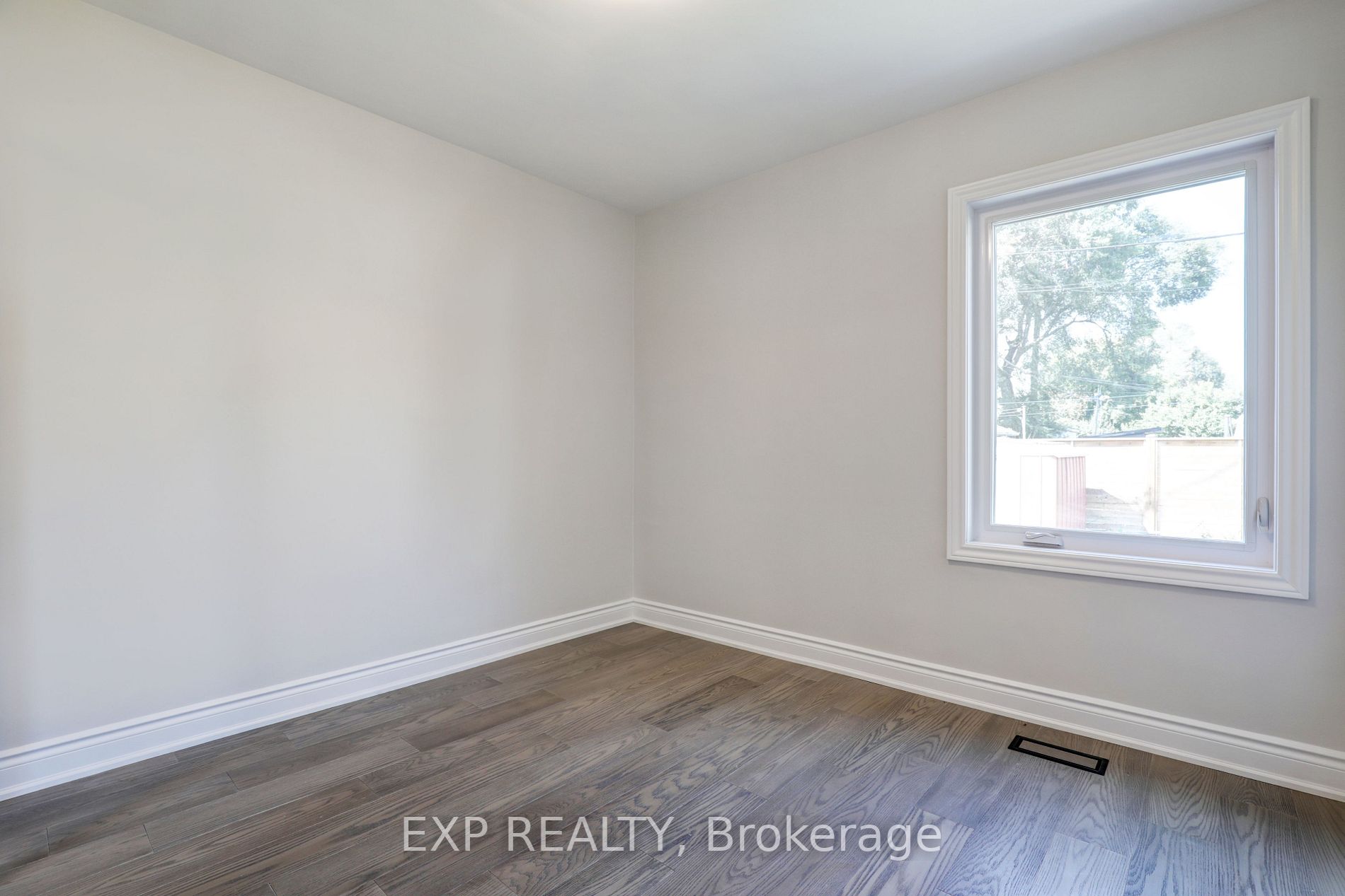 432 Mortimer Ave