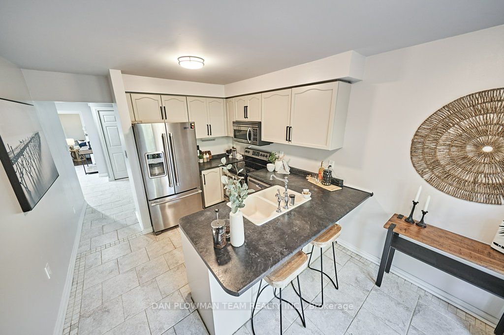 101 Meadowview Blvd