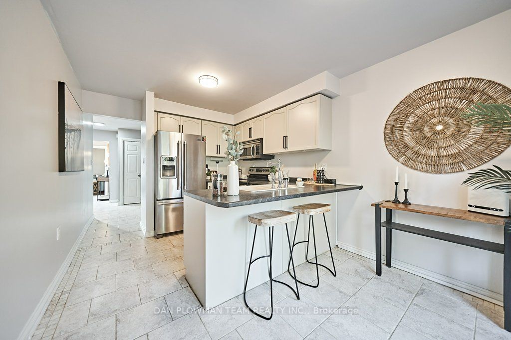 101 Meadowview Blvd