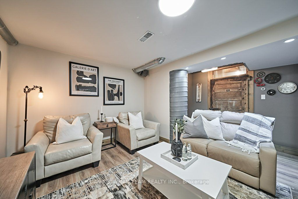101 Meadowview Blvd