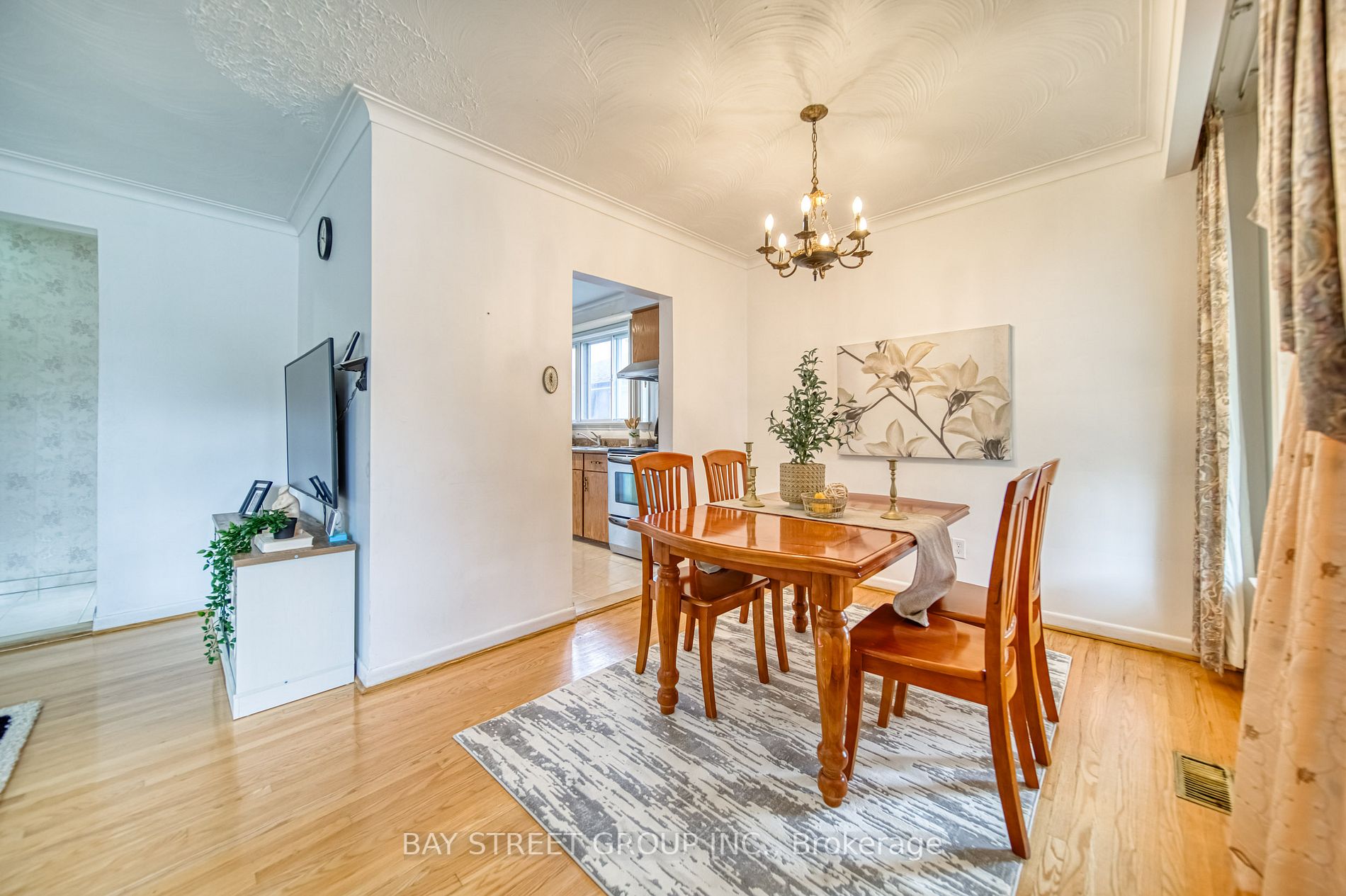 67 Araman Dr