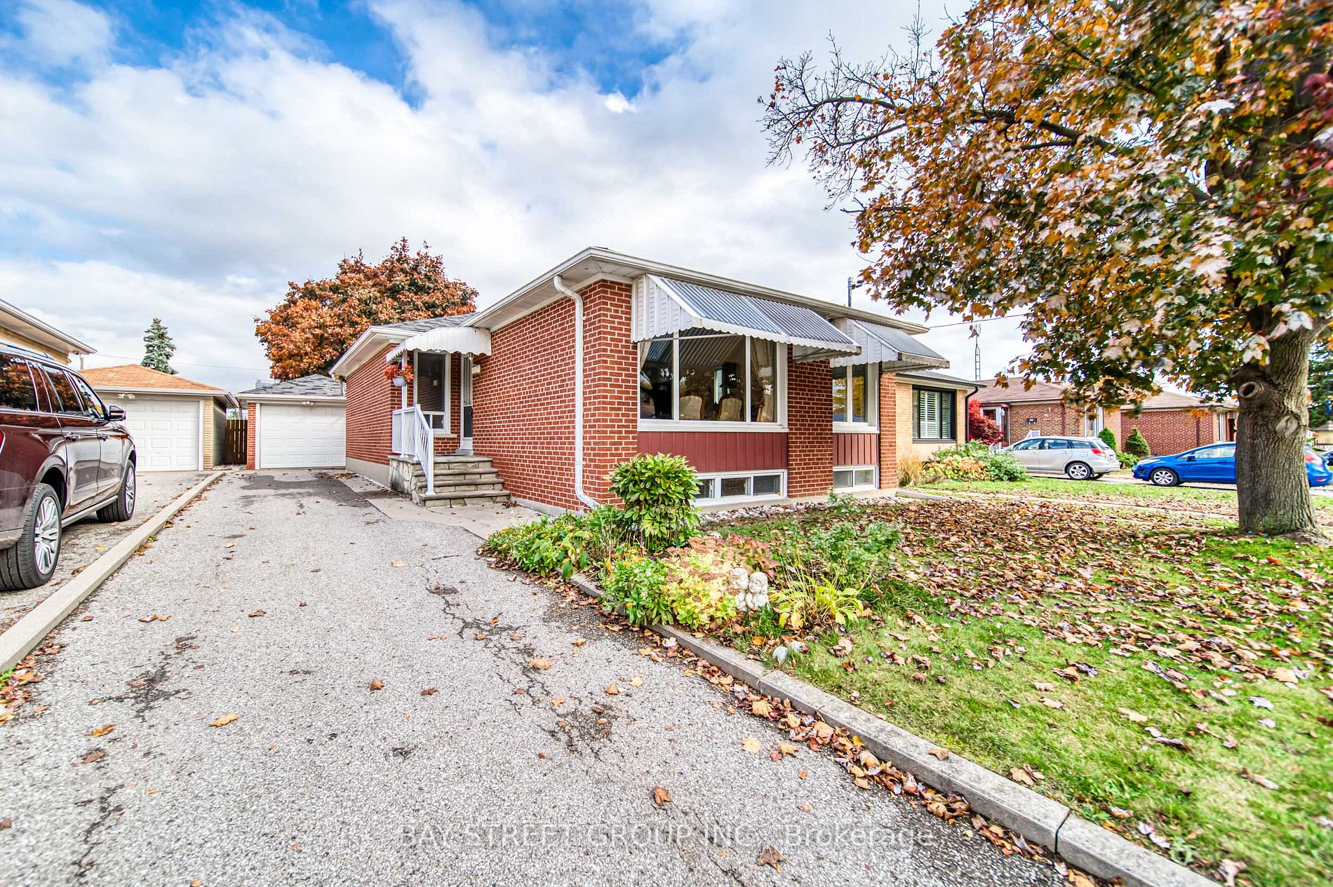 67 Araman Dr
