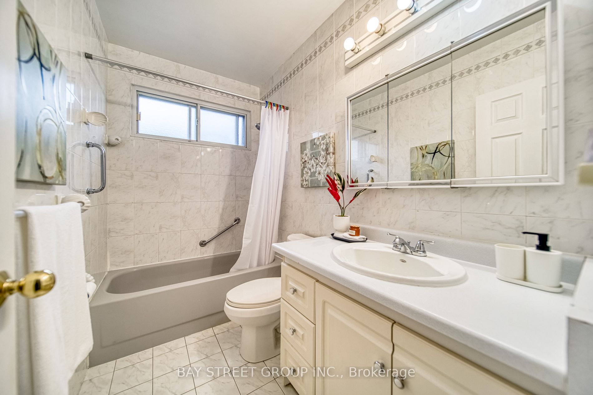 67 Araman Dr