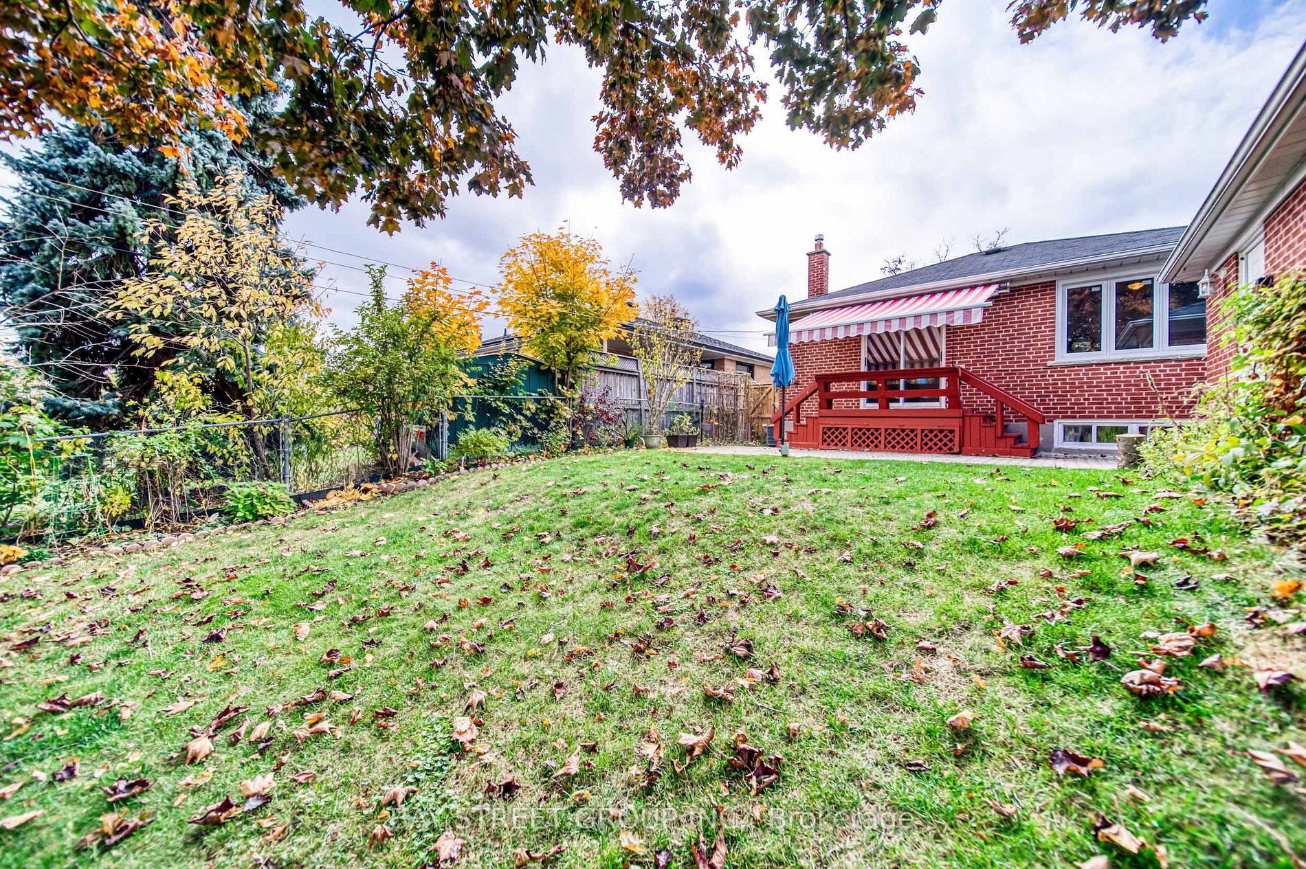 67 Araman Dr