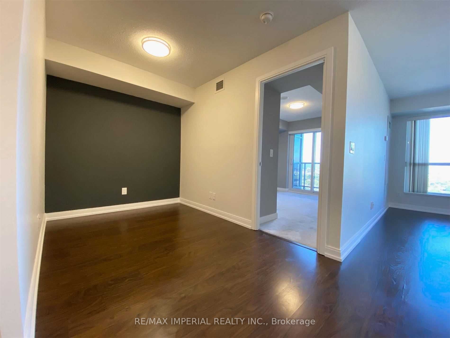151 Village Green Sq, #2609