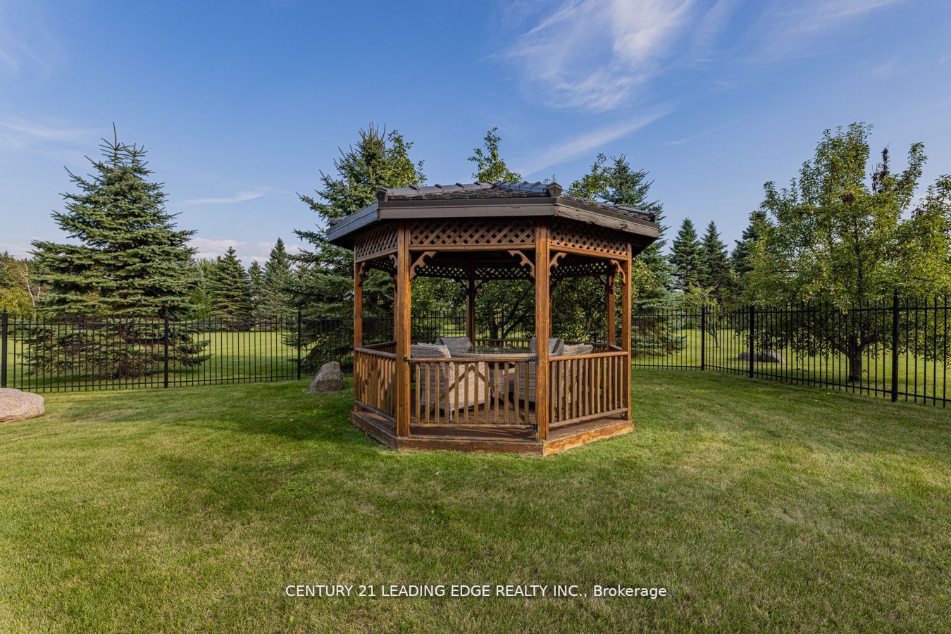 7 Clyde Crt