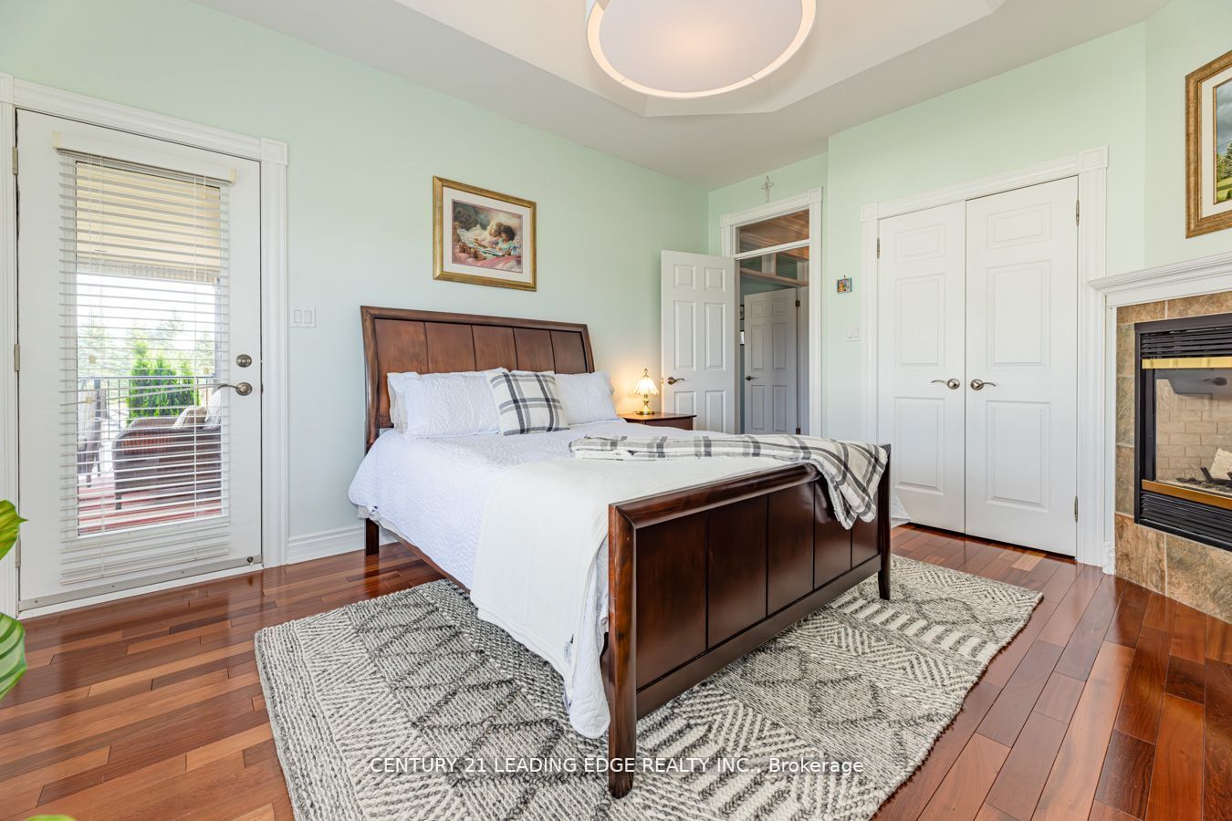 7 Clyde Crt