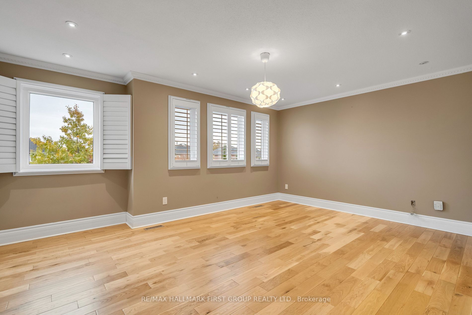 1755 Broadoak Crescent