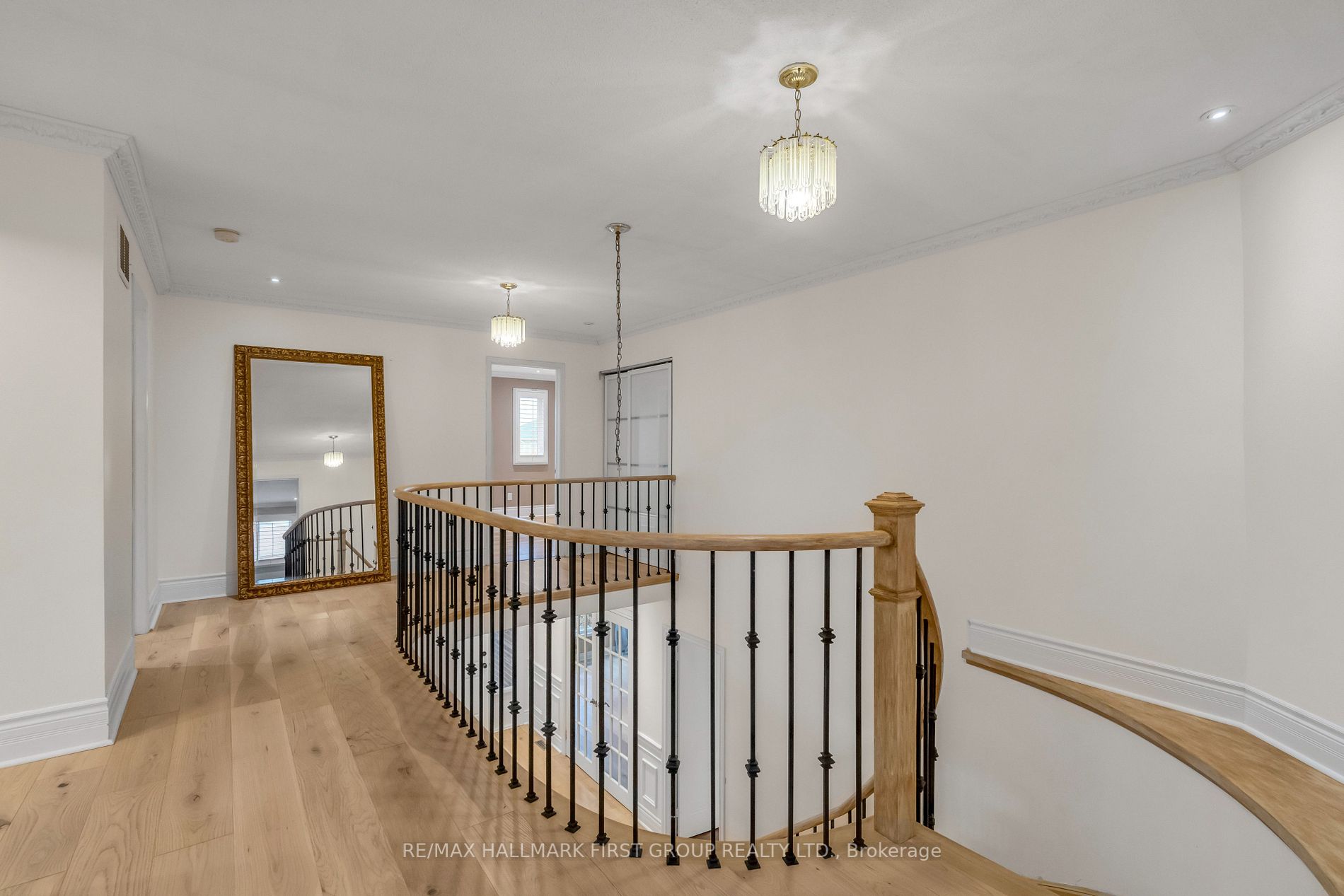 1755 Broadoak Crescent