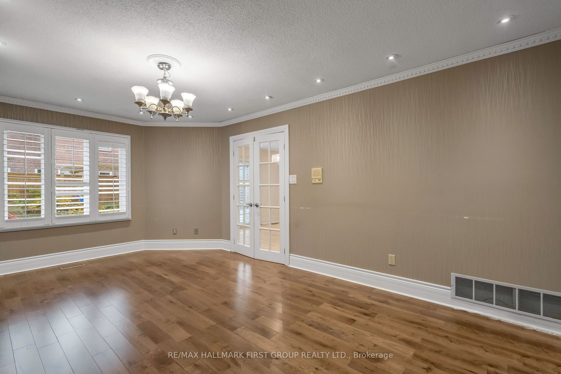 1755 Broadoak Crescent
