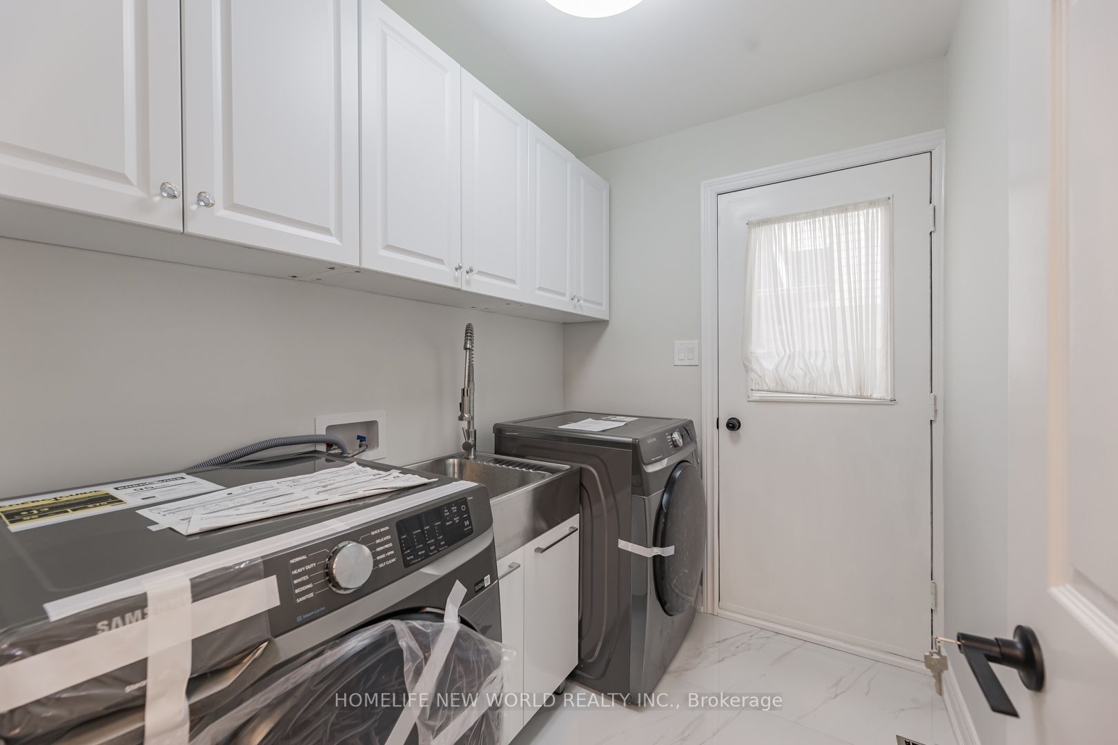 11 Hialeah Cres
