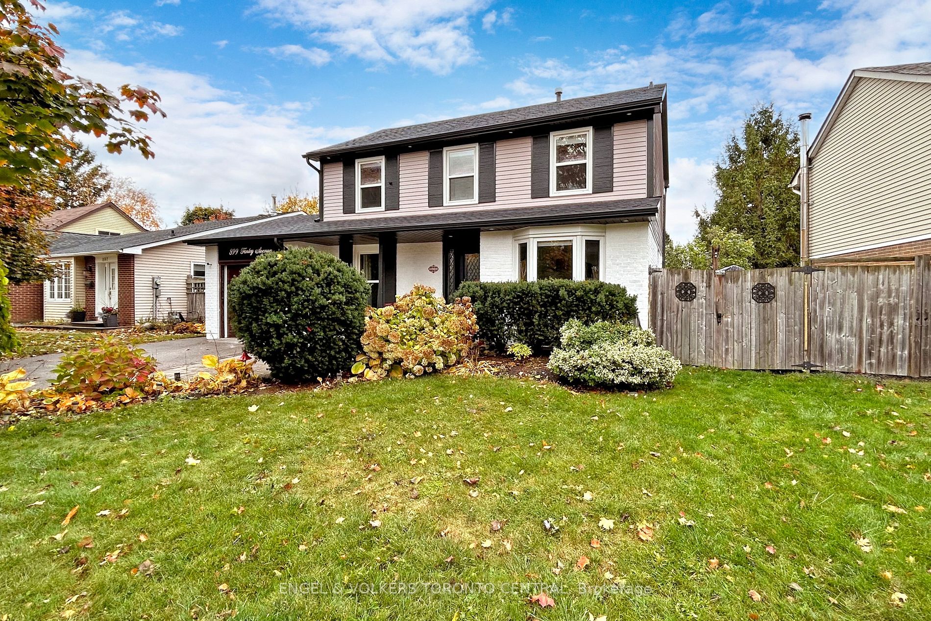 899 Finley Ave
