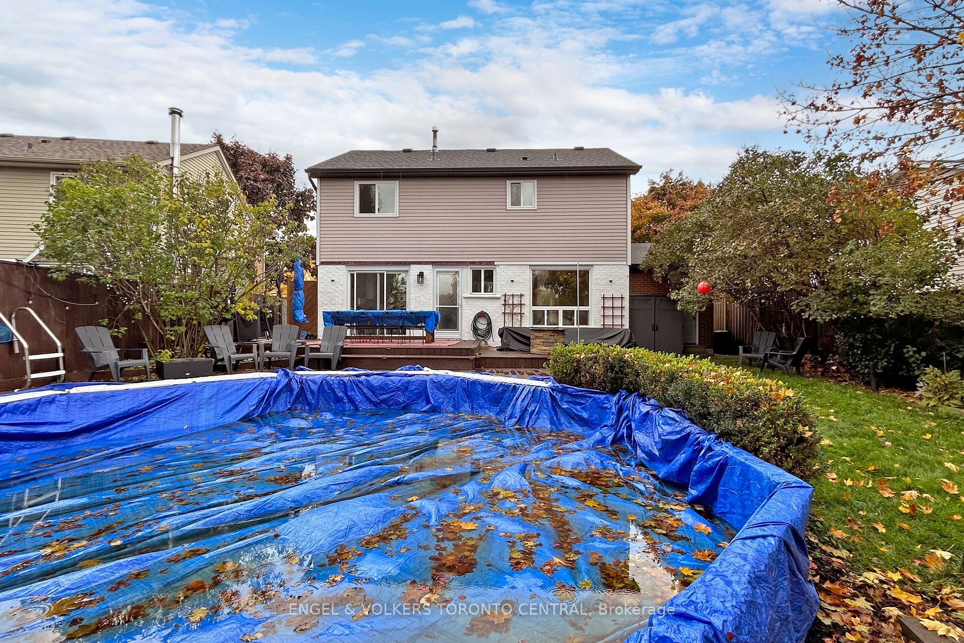 899 Finley Ave