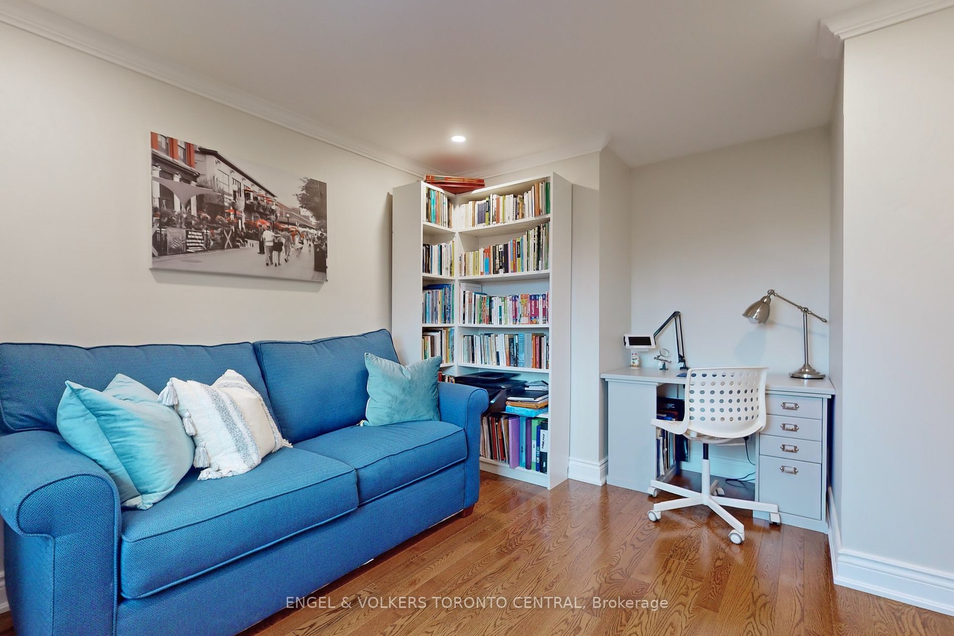 899 Finley Ave