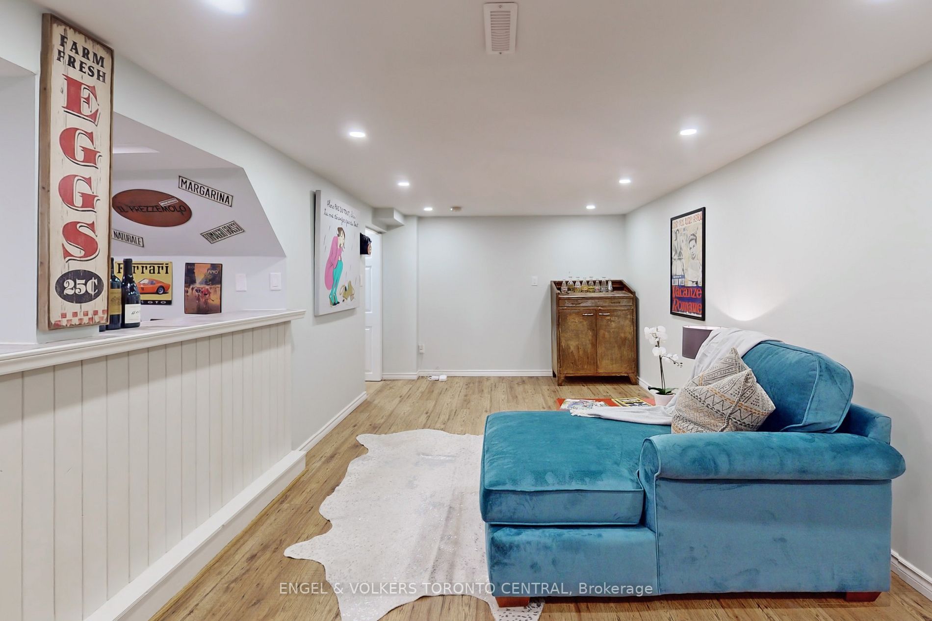 899 Finley Ave