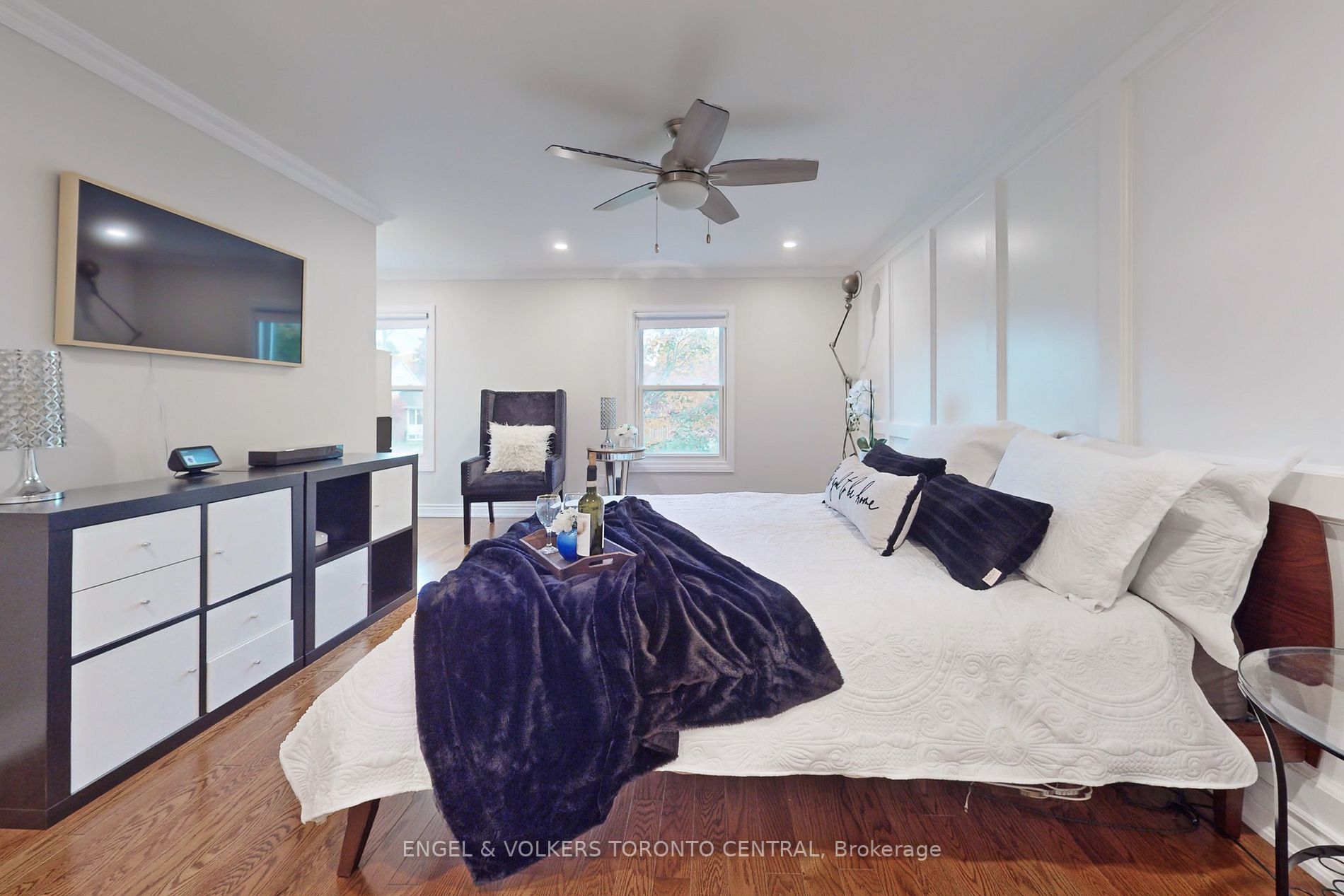 899 Finley Ave