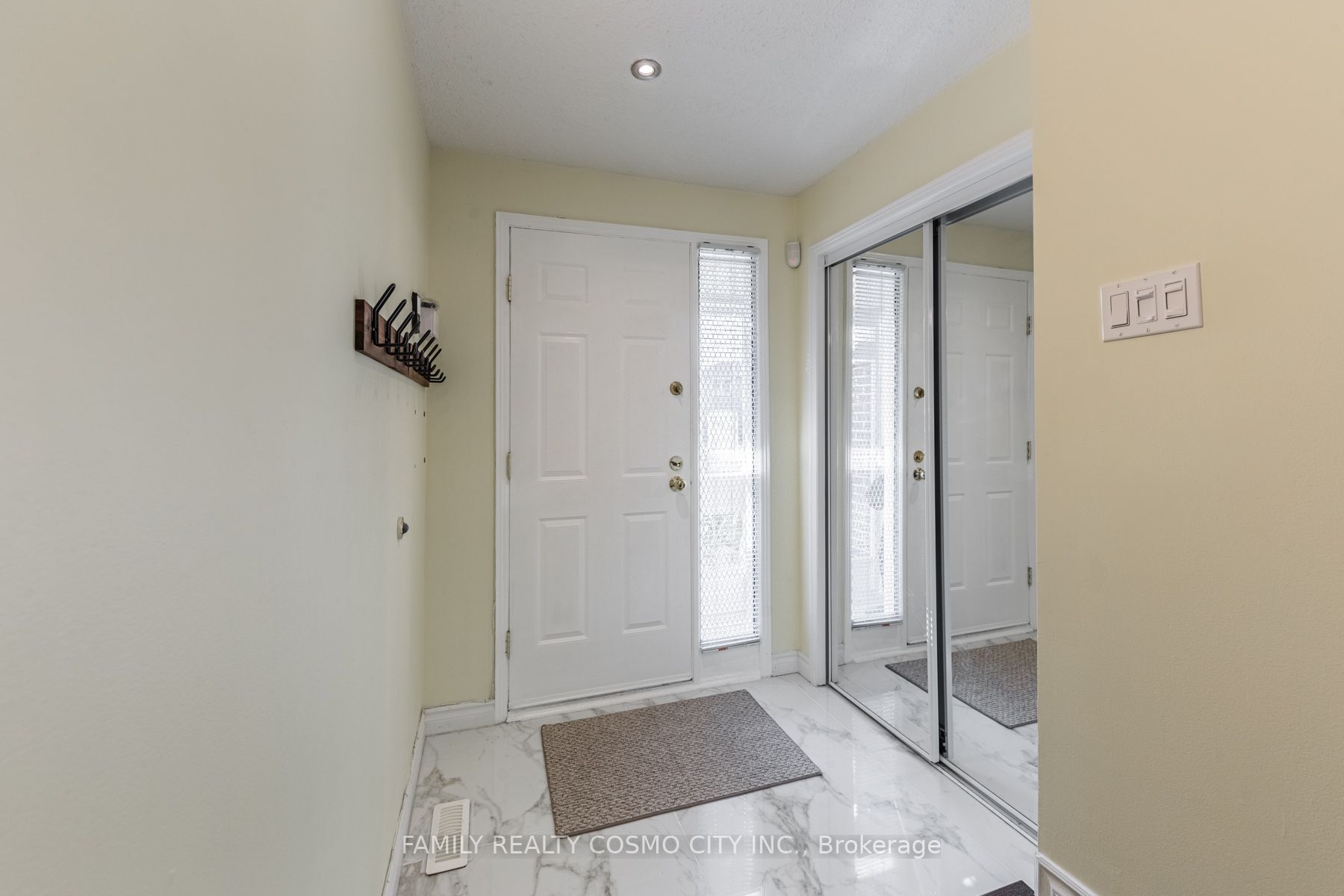 208 Wintermute Blvd