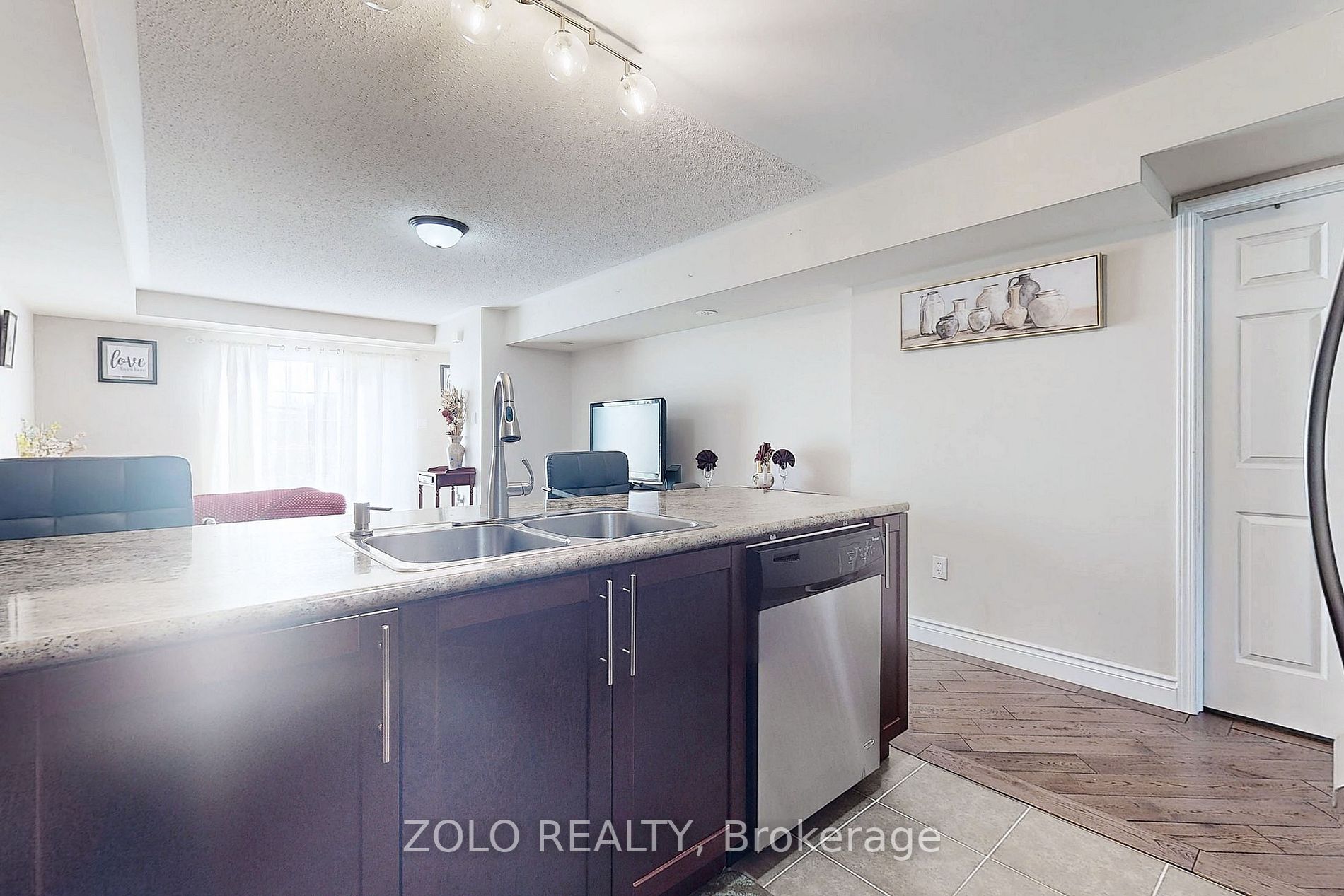 182 Kingston Road W, #60