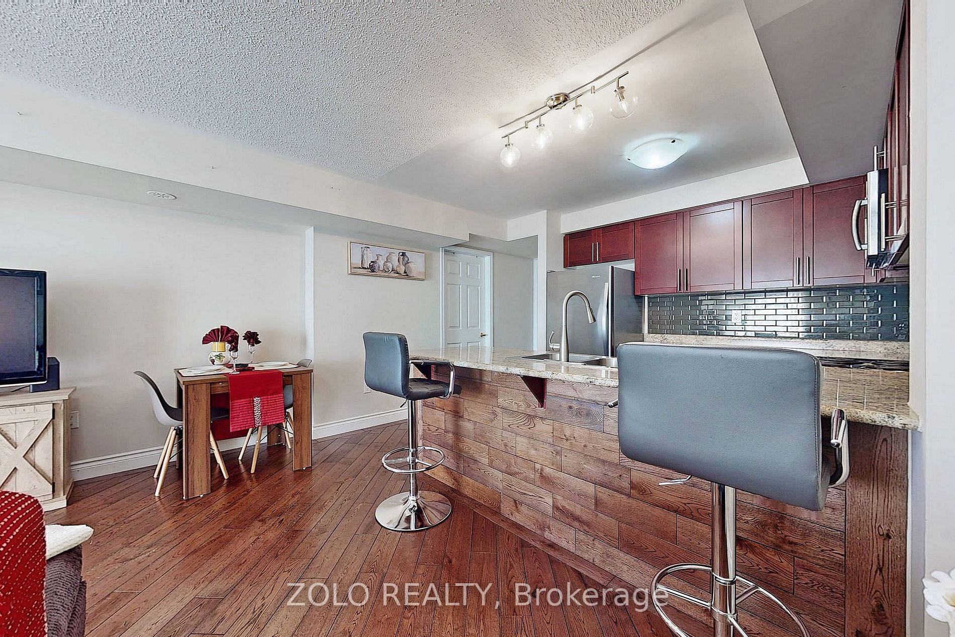 182 Kingston Road W, #60