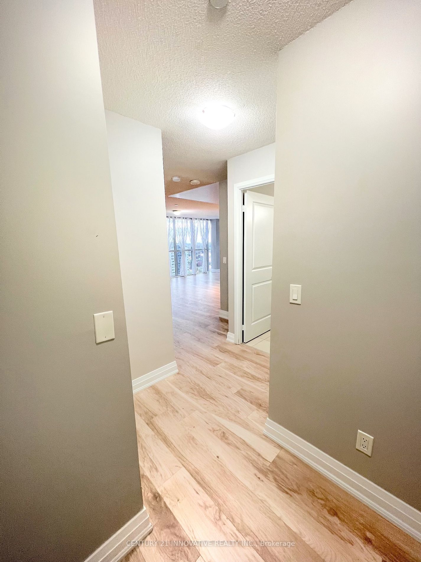 30 Meadowglen Pl, #1602