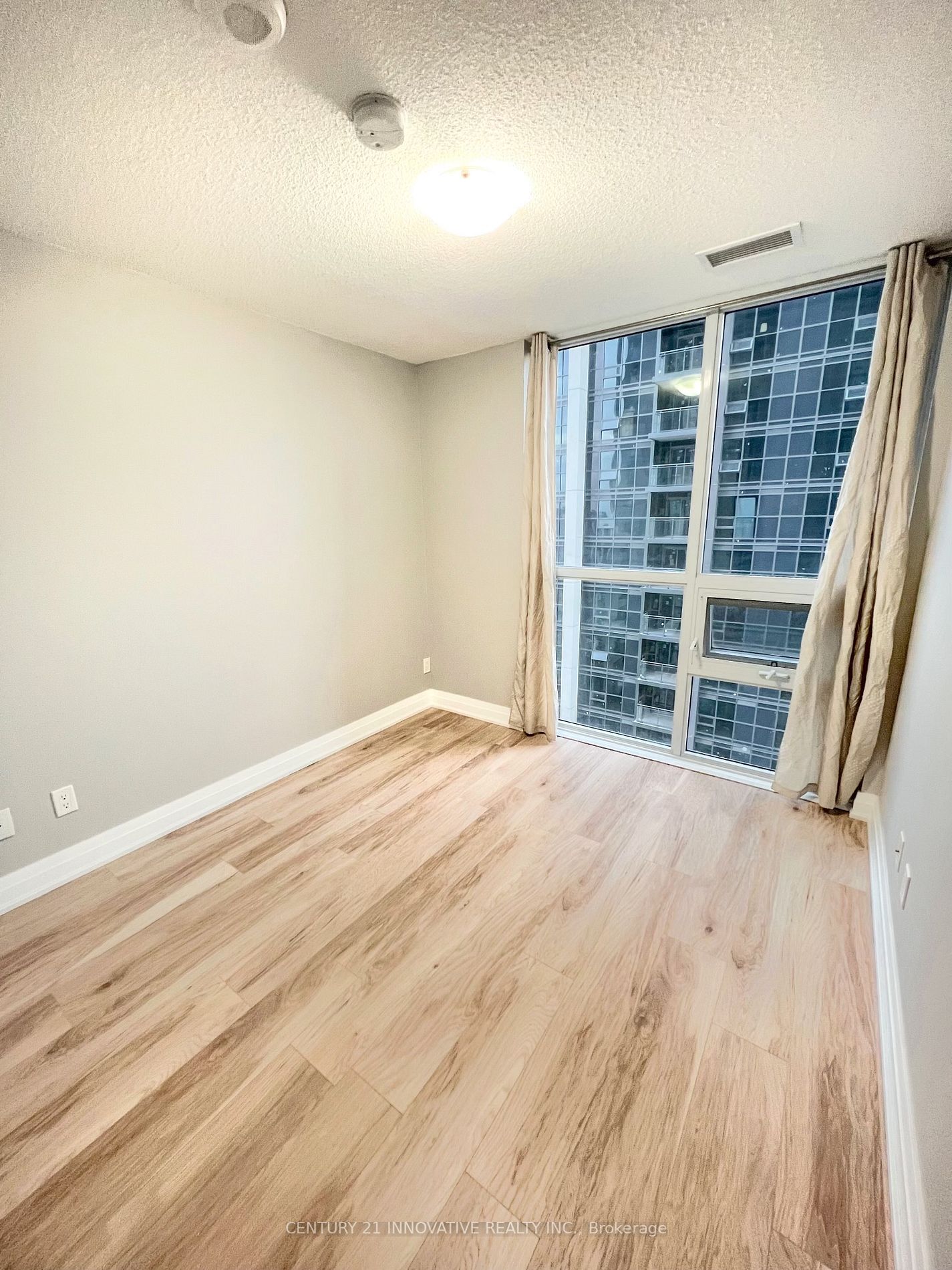 30 Meadowglen Pl, #1602