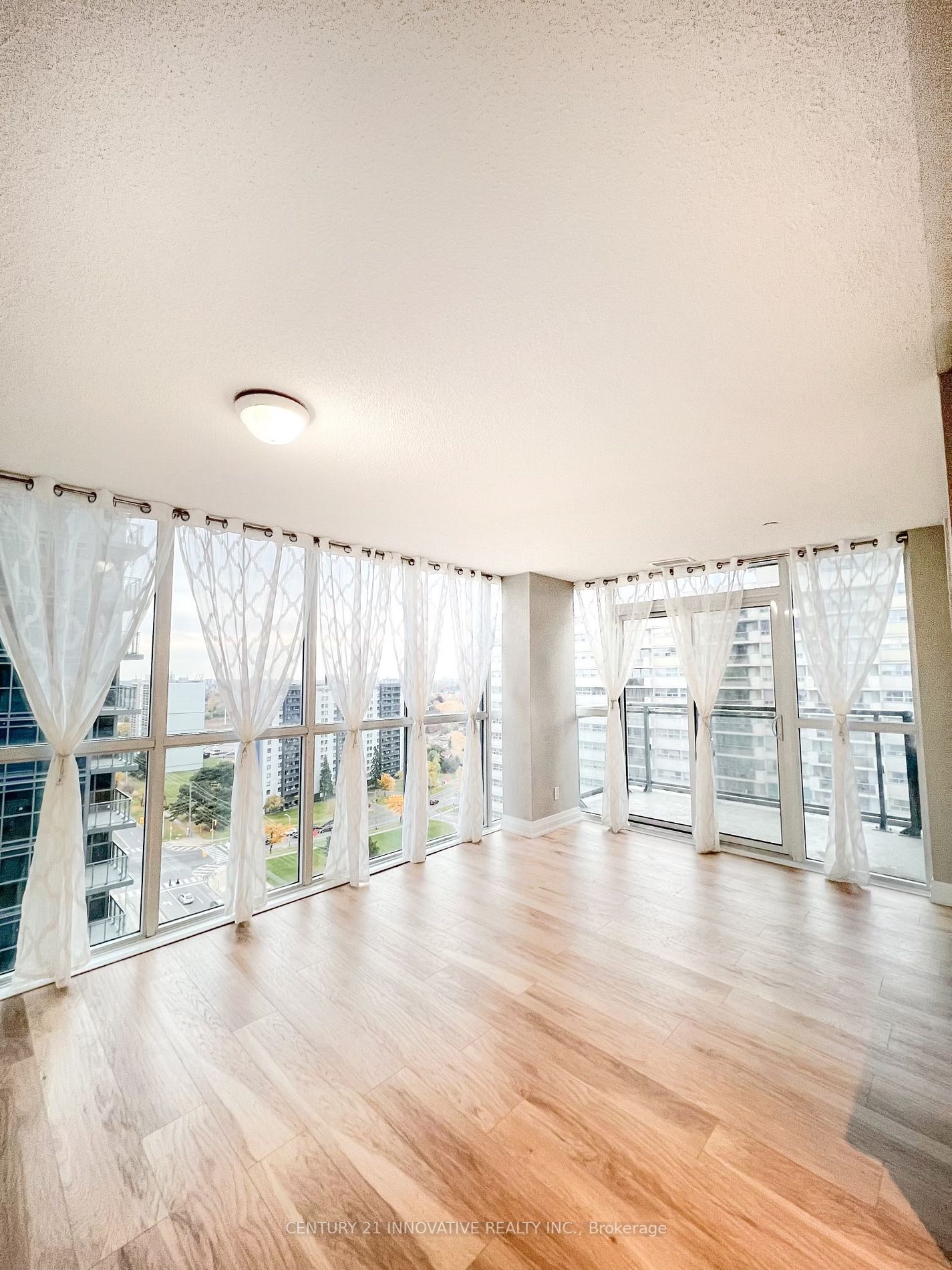 30 Meadowglen Pl, #1602