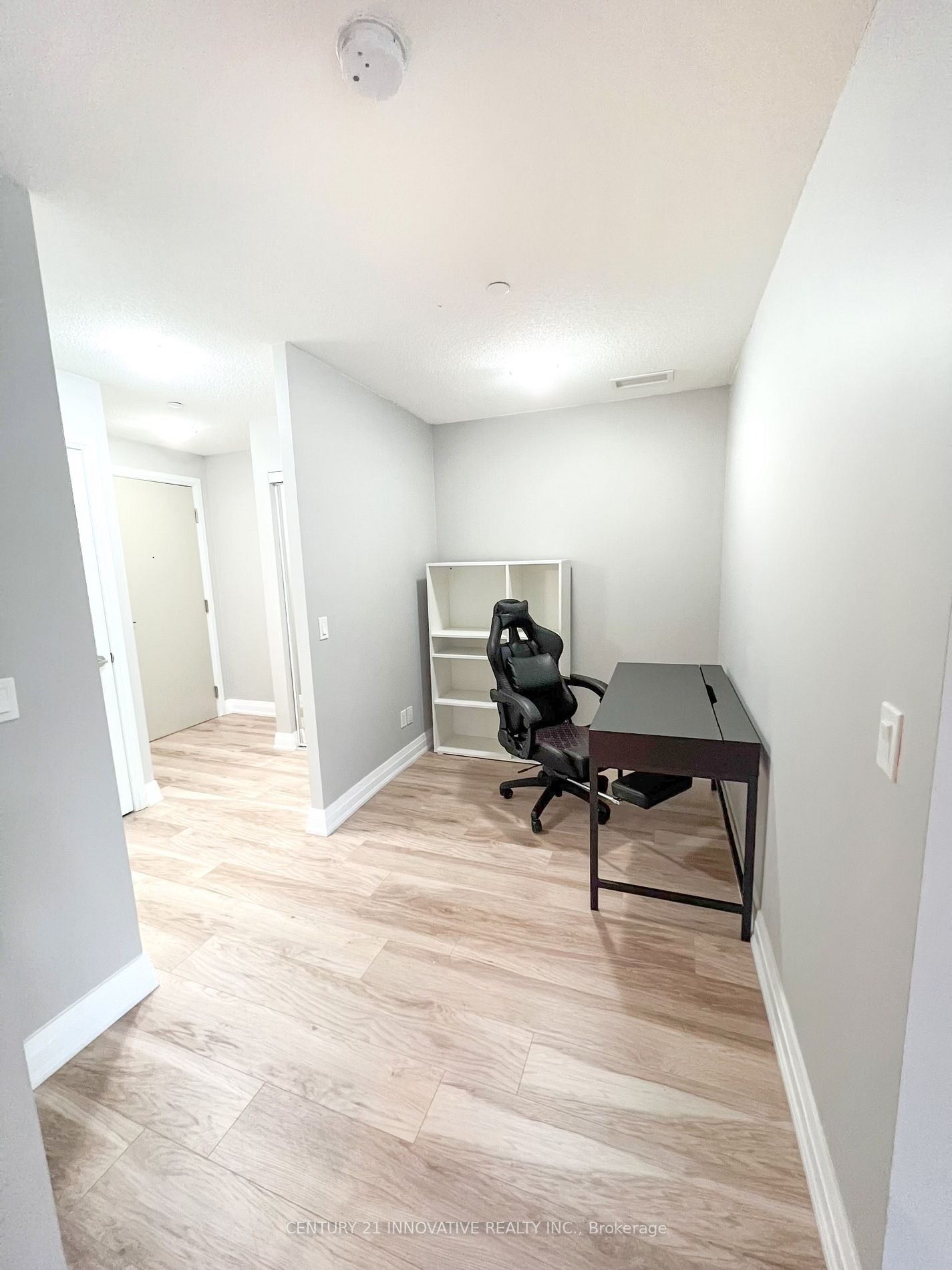 30 Meadowglen Pl, #1602