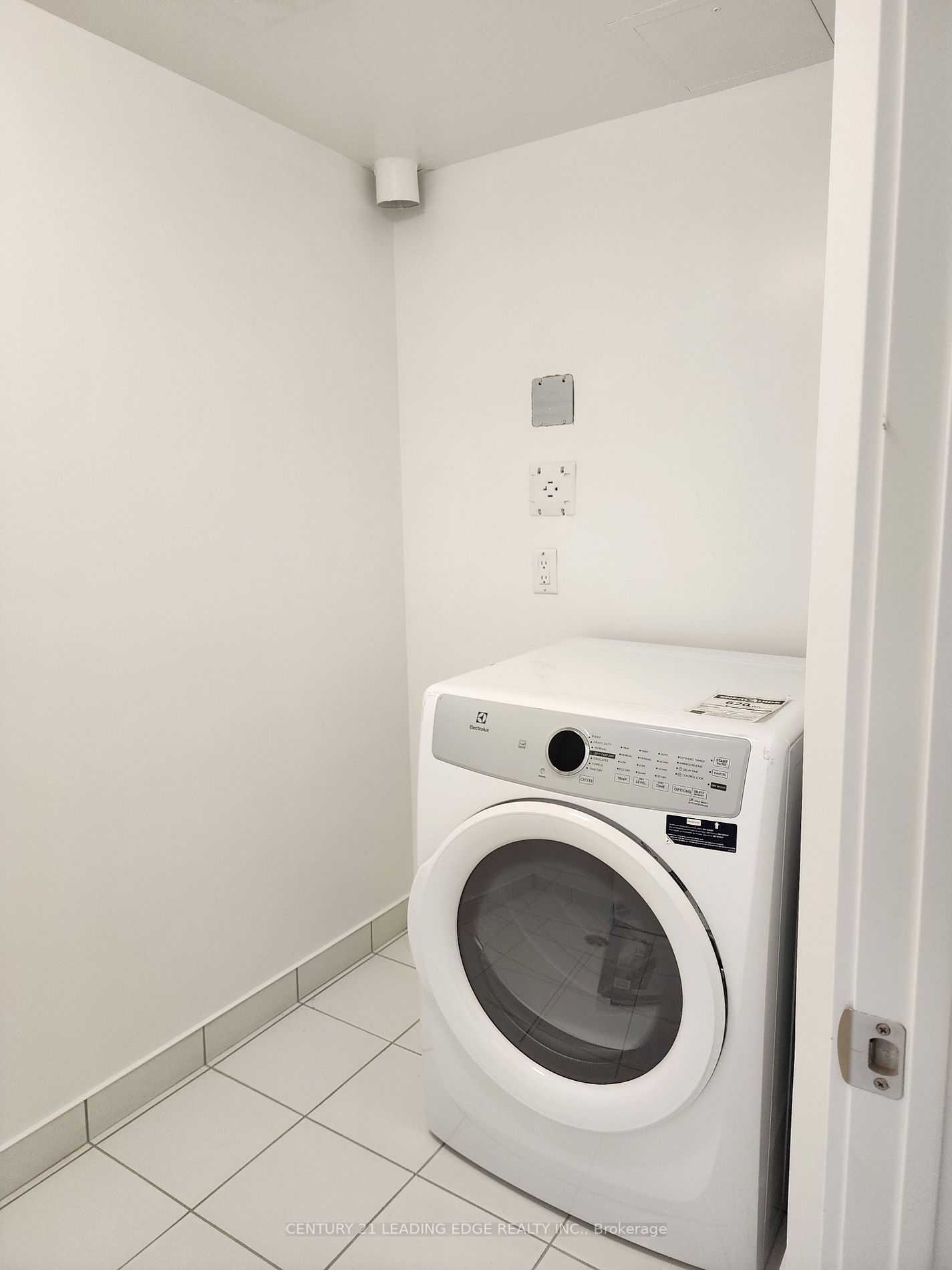 2033 Kennedy Rd, #303