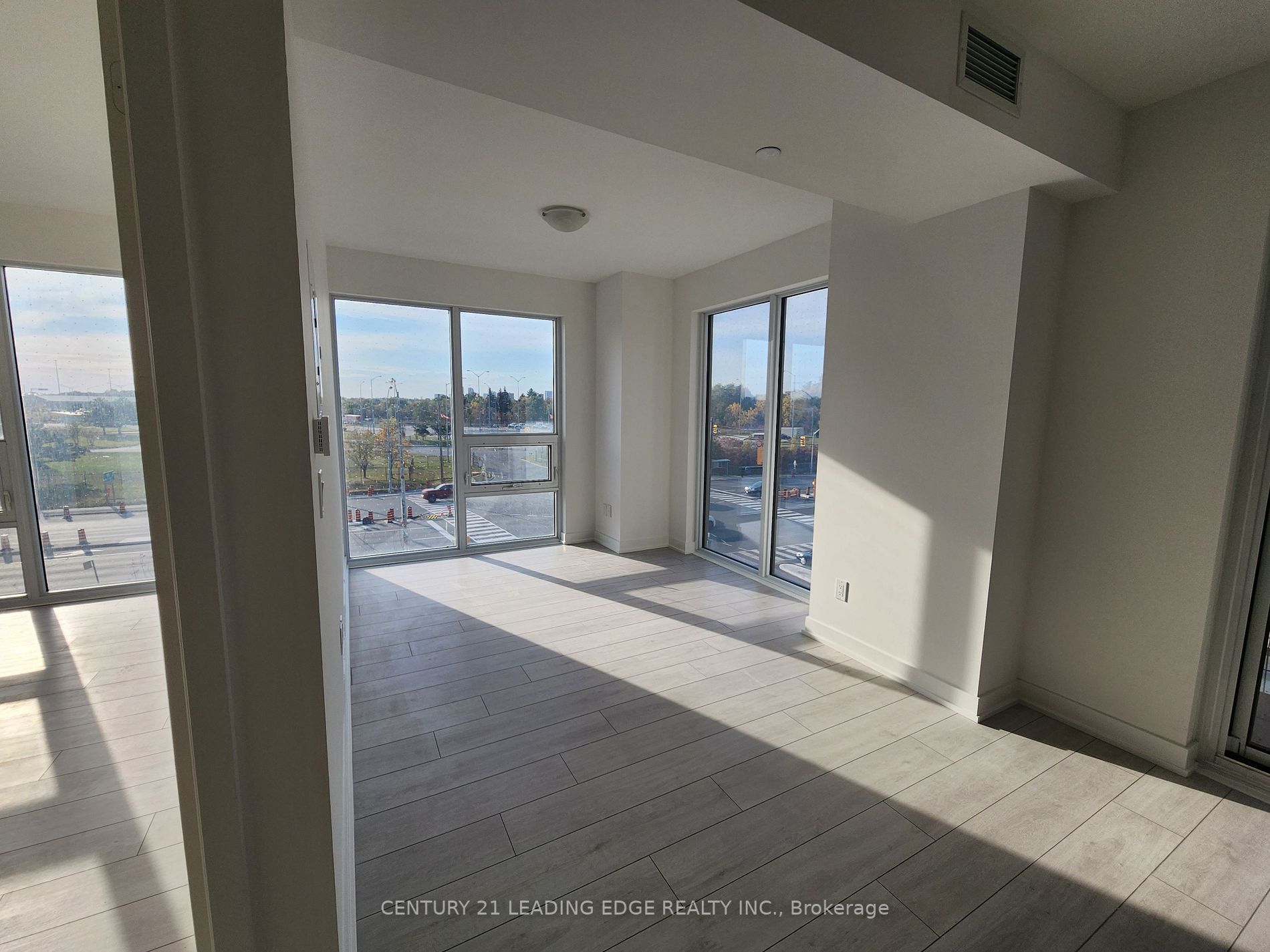 2033 Kennedy Rd, #303