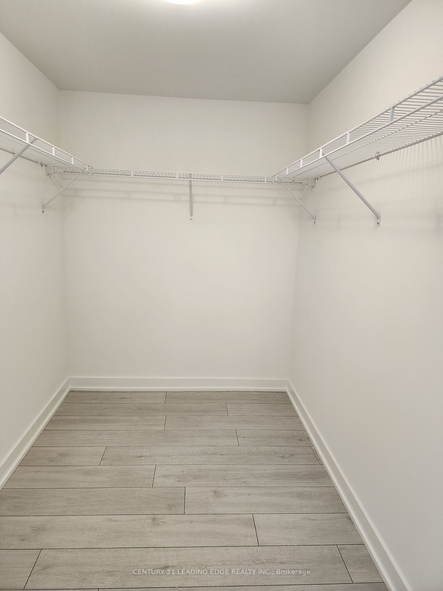 2033 Kennedy Rd, #303