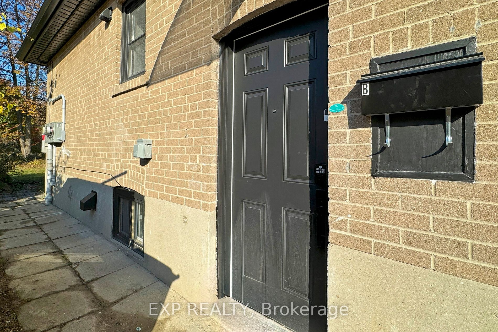 163 Toynbee Tr, #Basment