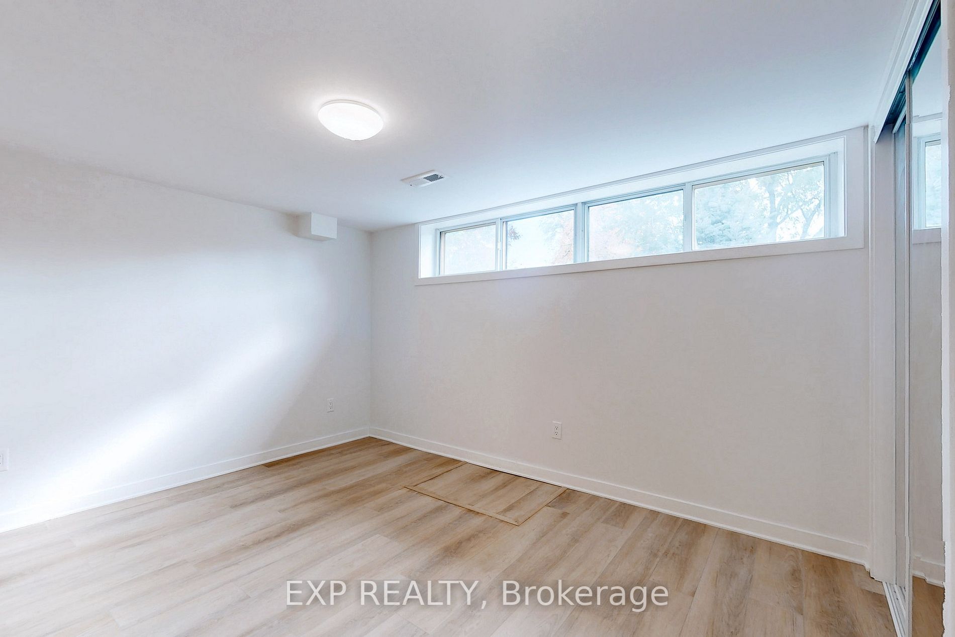 163 Toynbee Tr, #Basment