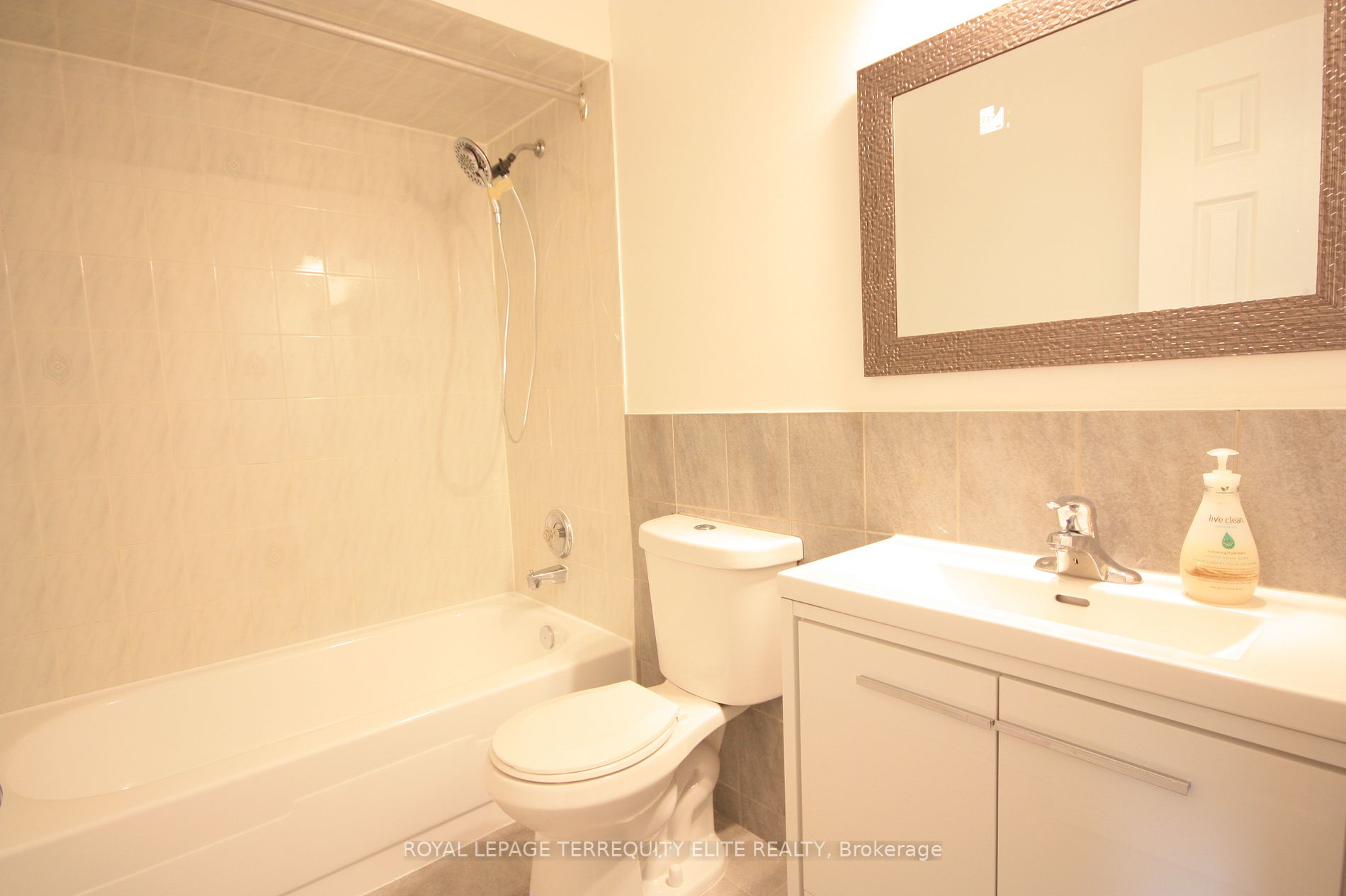 70 Cass Ave, #183
