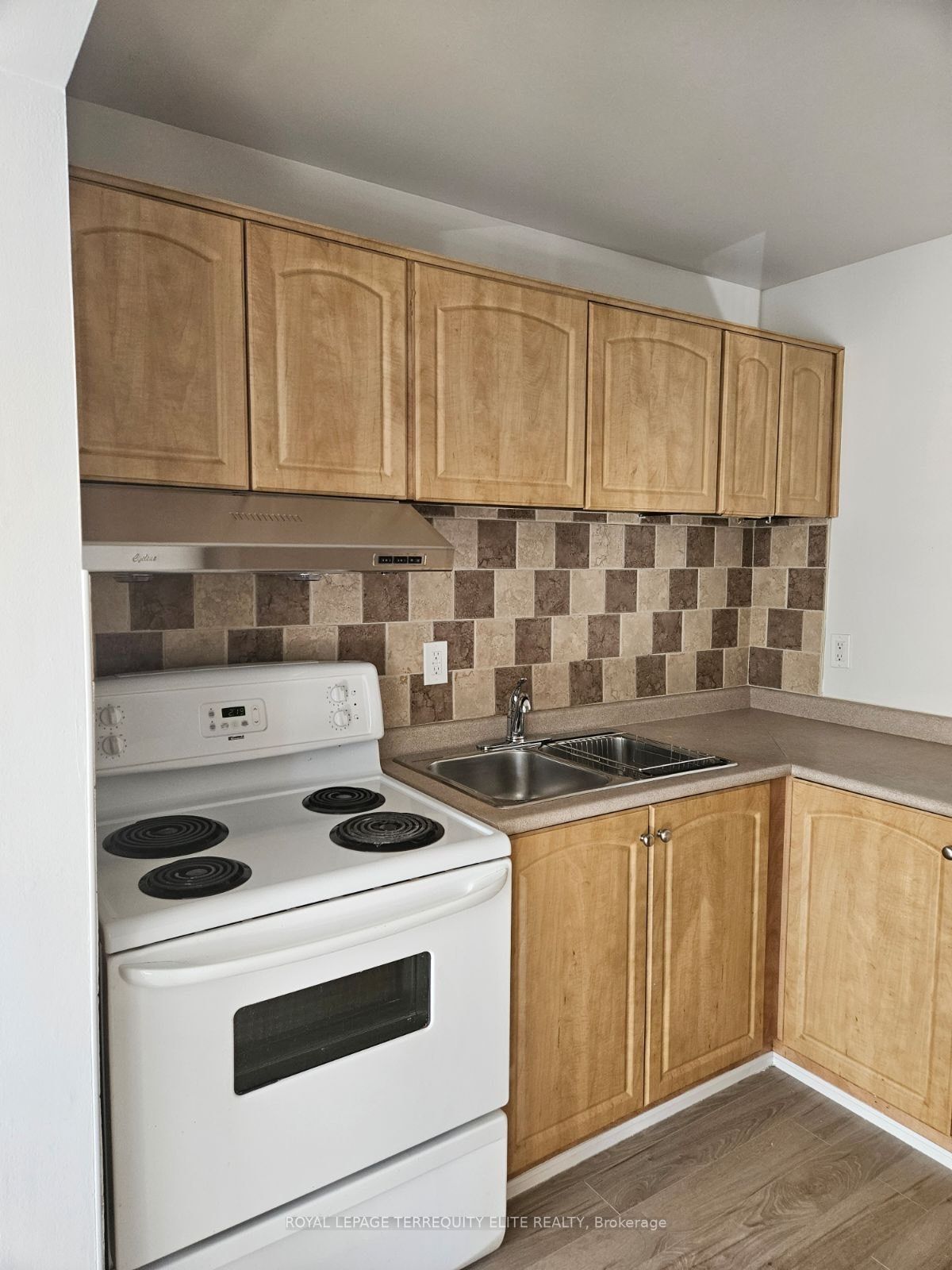 70 Cass Ave, #183
