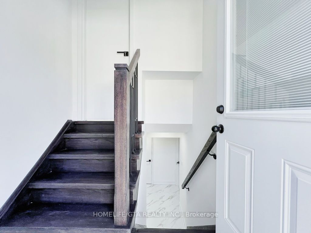 24 Tansley Ave, #Lower