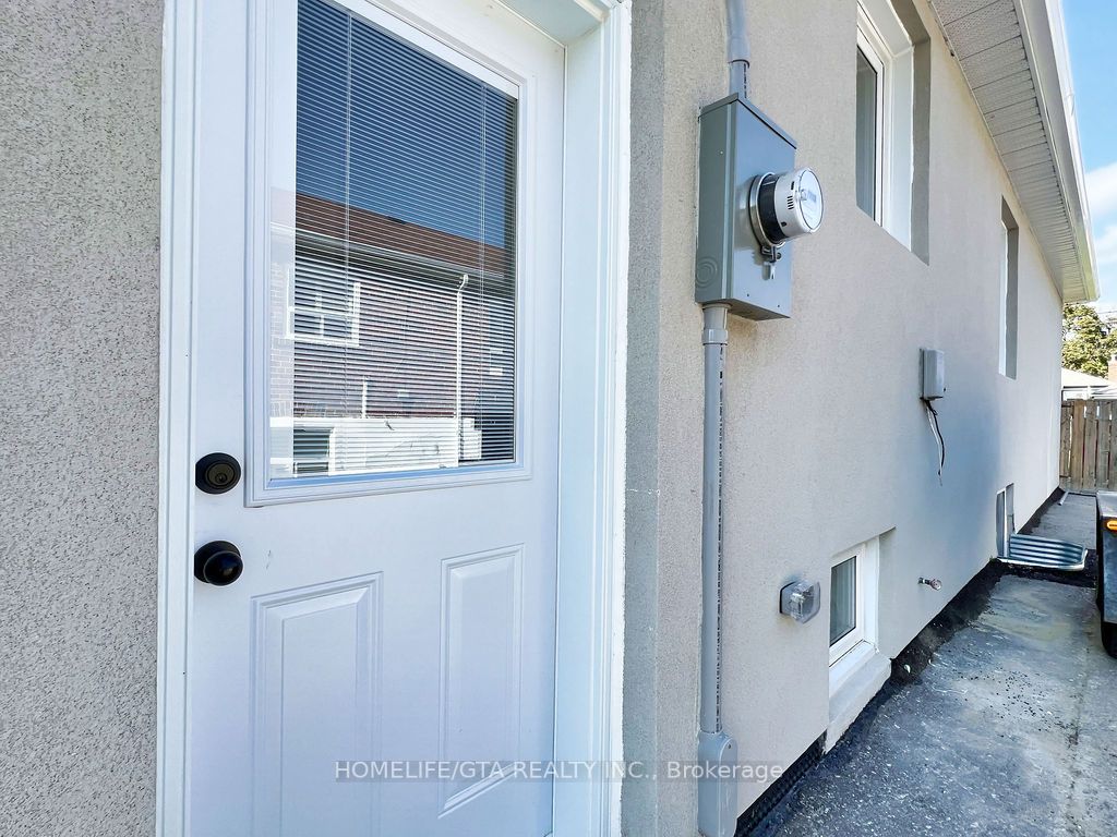 24 Tansley Ave, #Lower