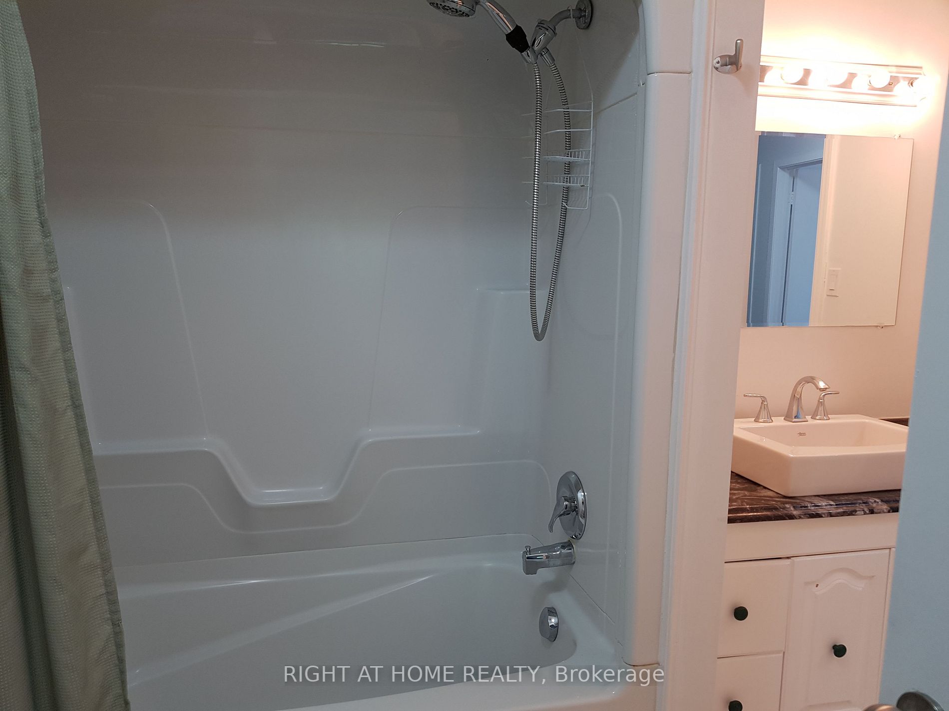 1310 Luna Crt, #Upper