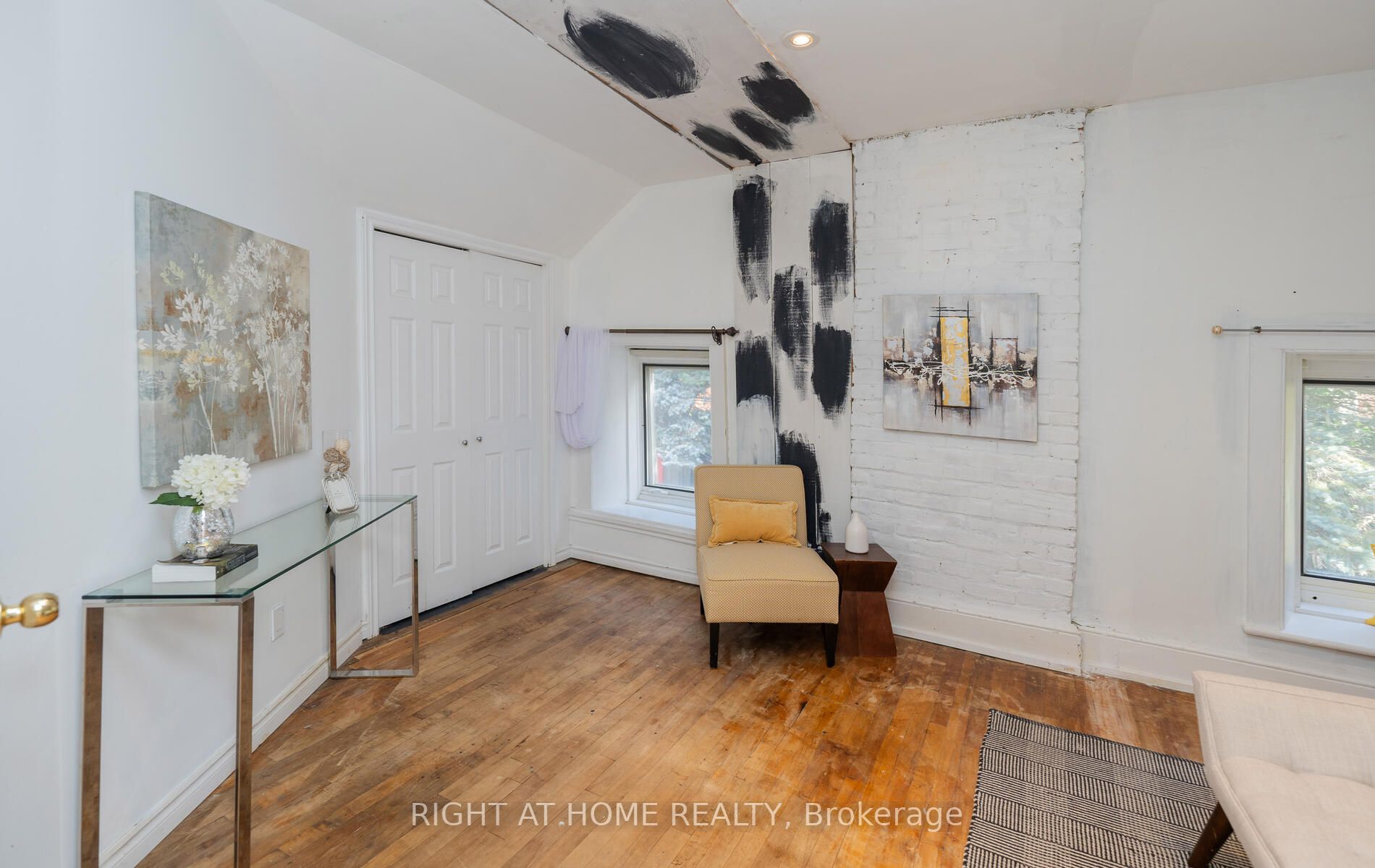 2319 Wildwood Cres