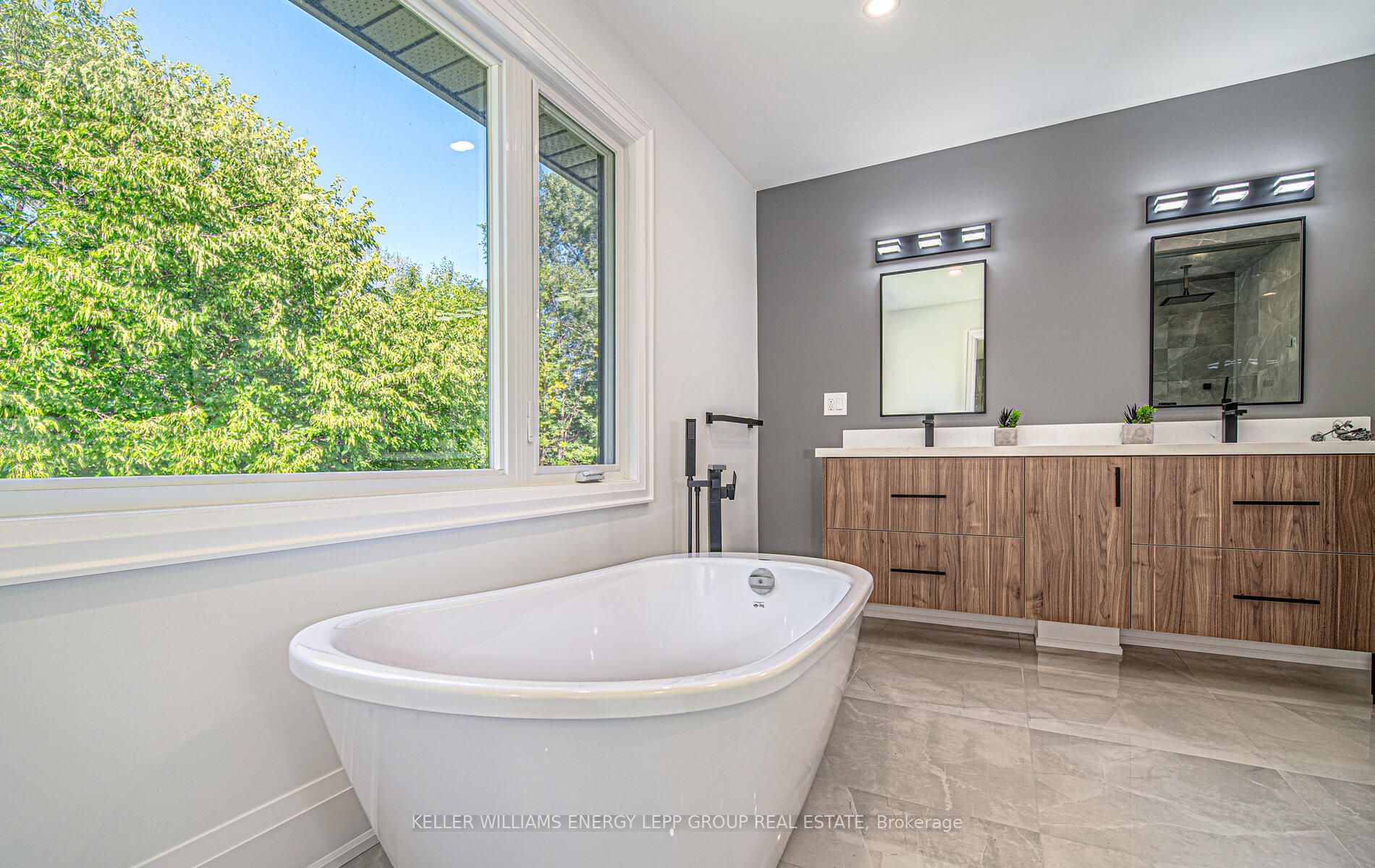 34 Kirkdene Dr
