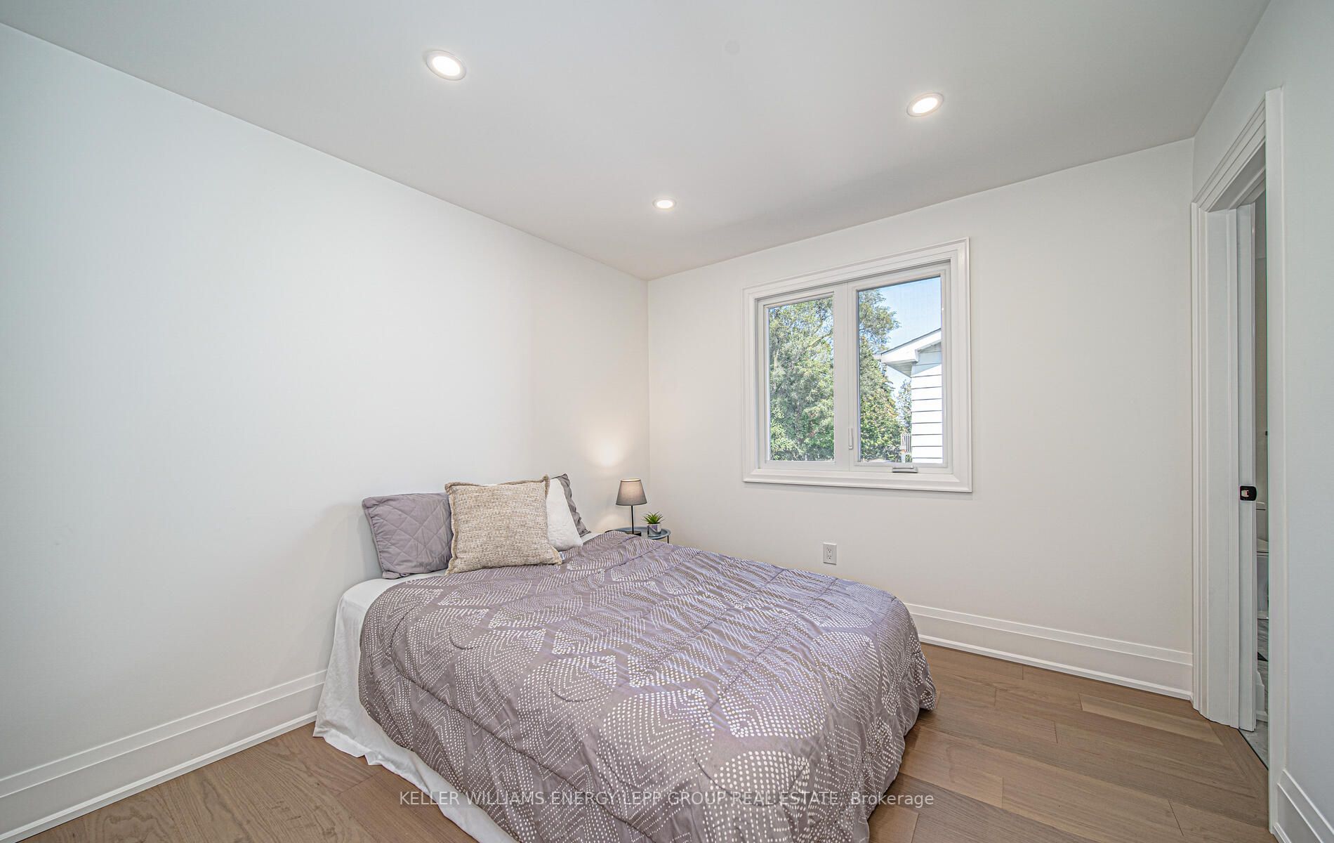 34 Kirkdene Dr