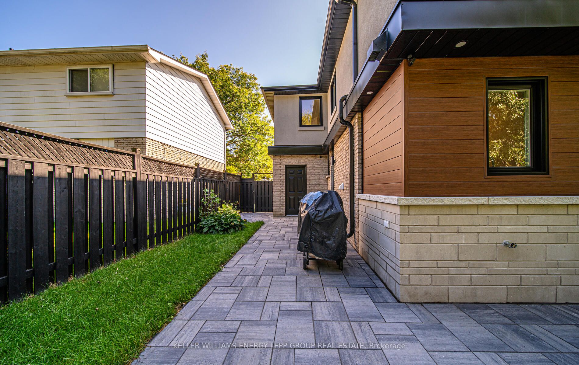 34 Kirkdene Dr
