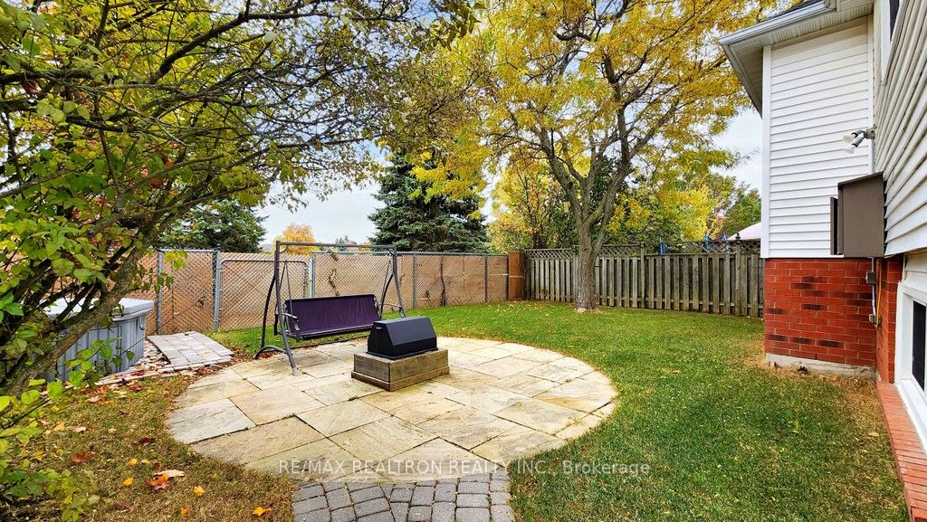 33 Hemmingway Dr