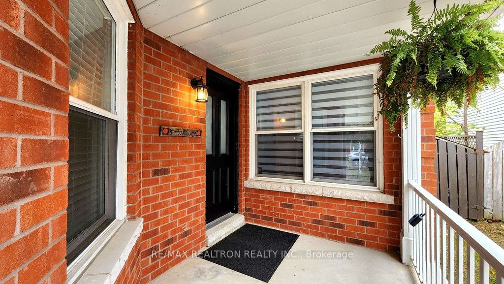 33 Hemmingway Dr