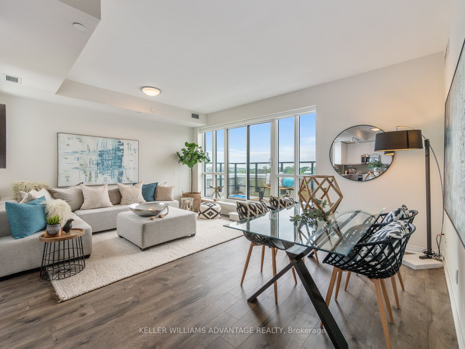 1630 Queen St E, #503