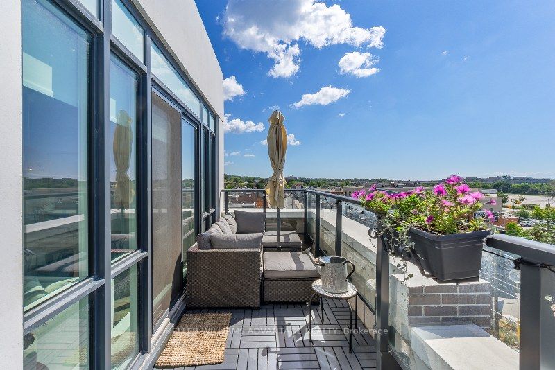 1630 Queen St E, #503