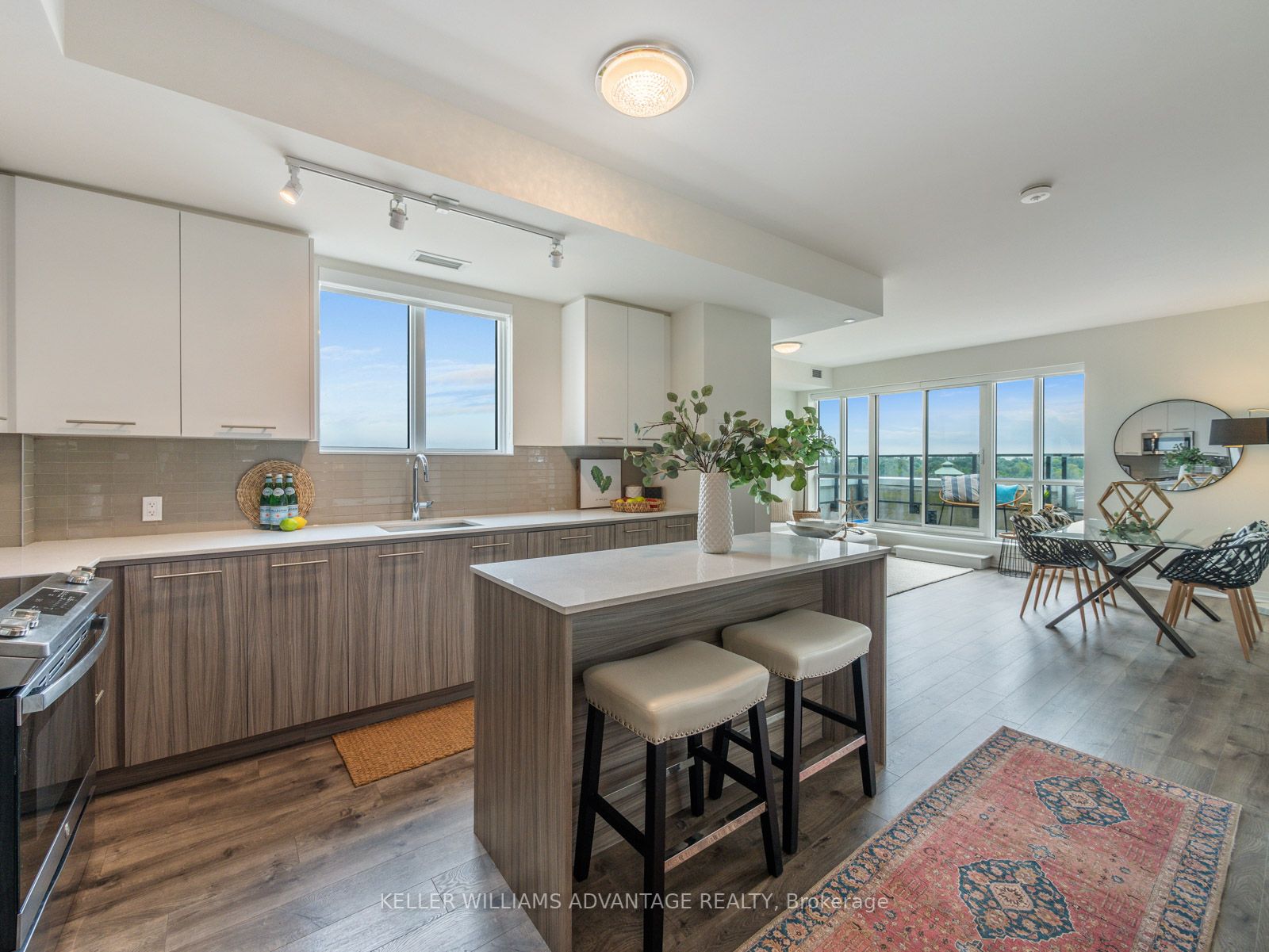 1630 Queen St E, #503