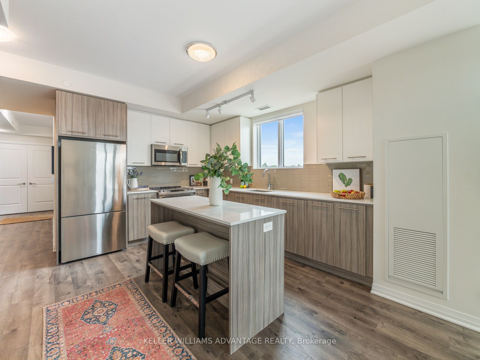 1630 Queen St E, #503