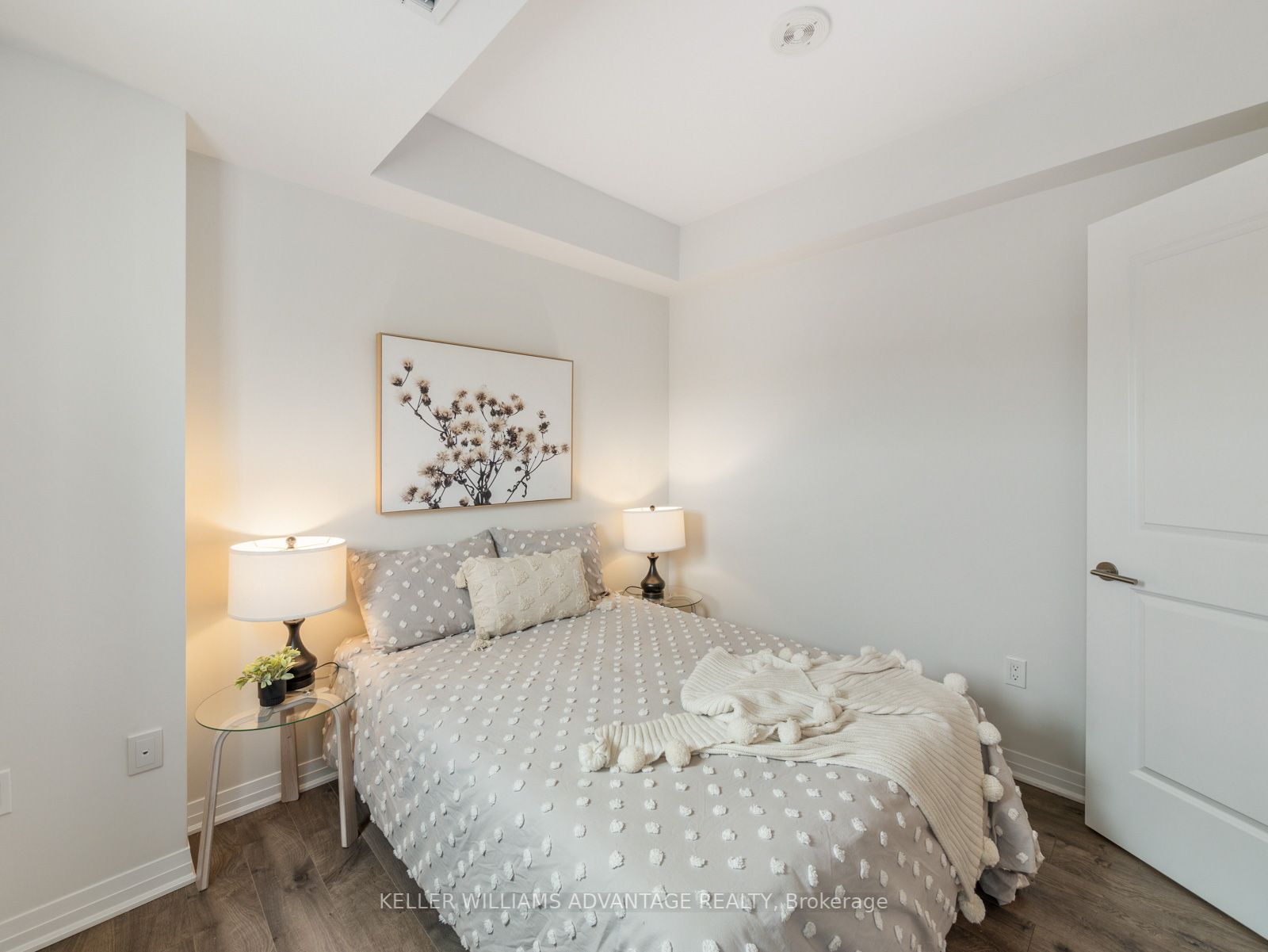 1630 Queen St E, #503